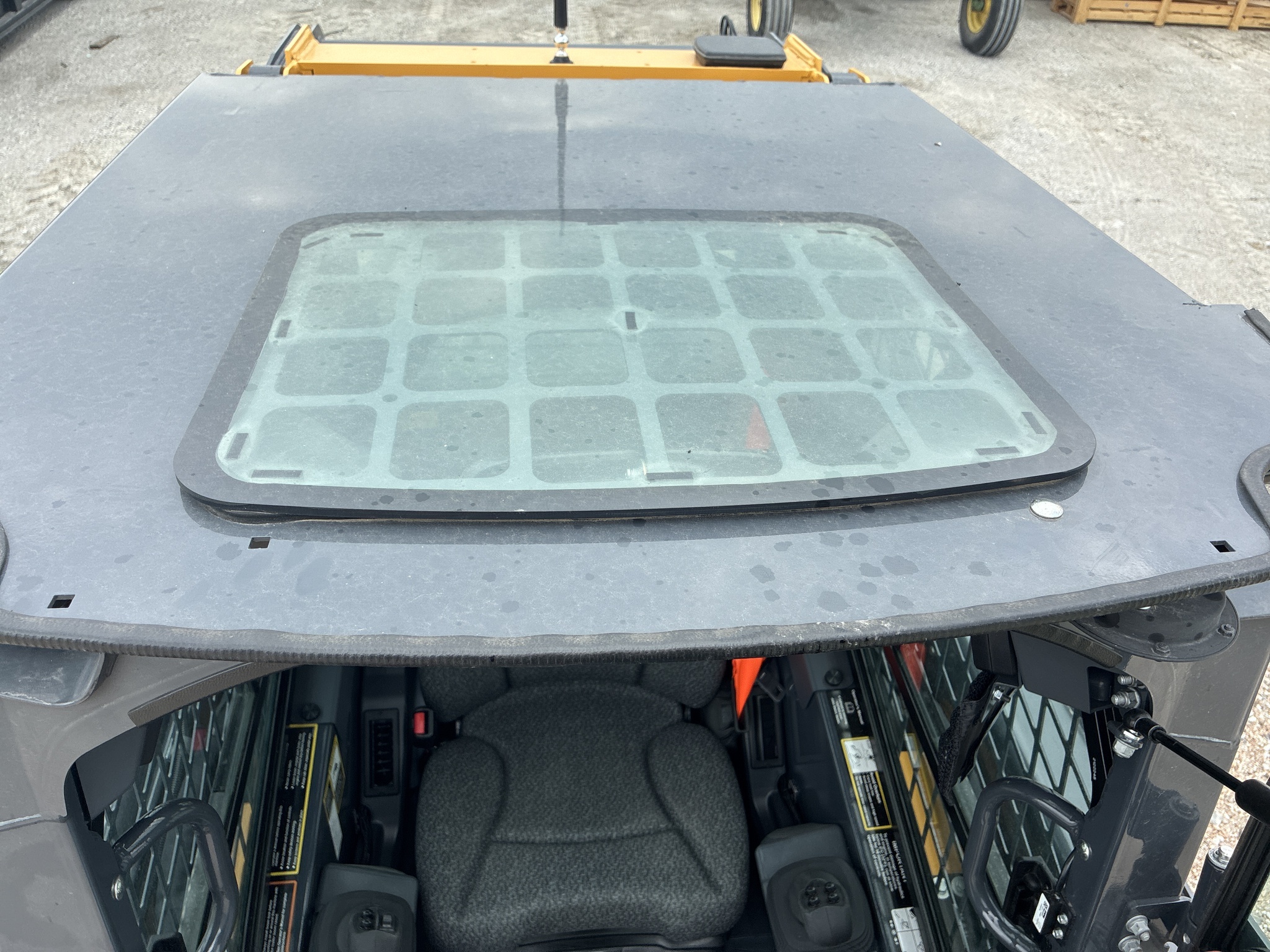 2025 Deere 324G Skid Steer