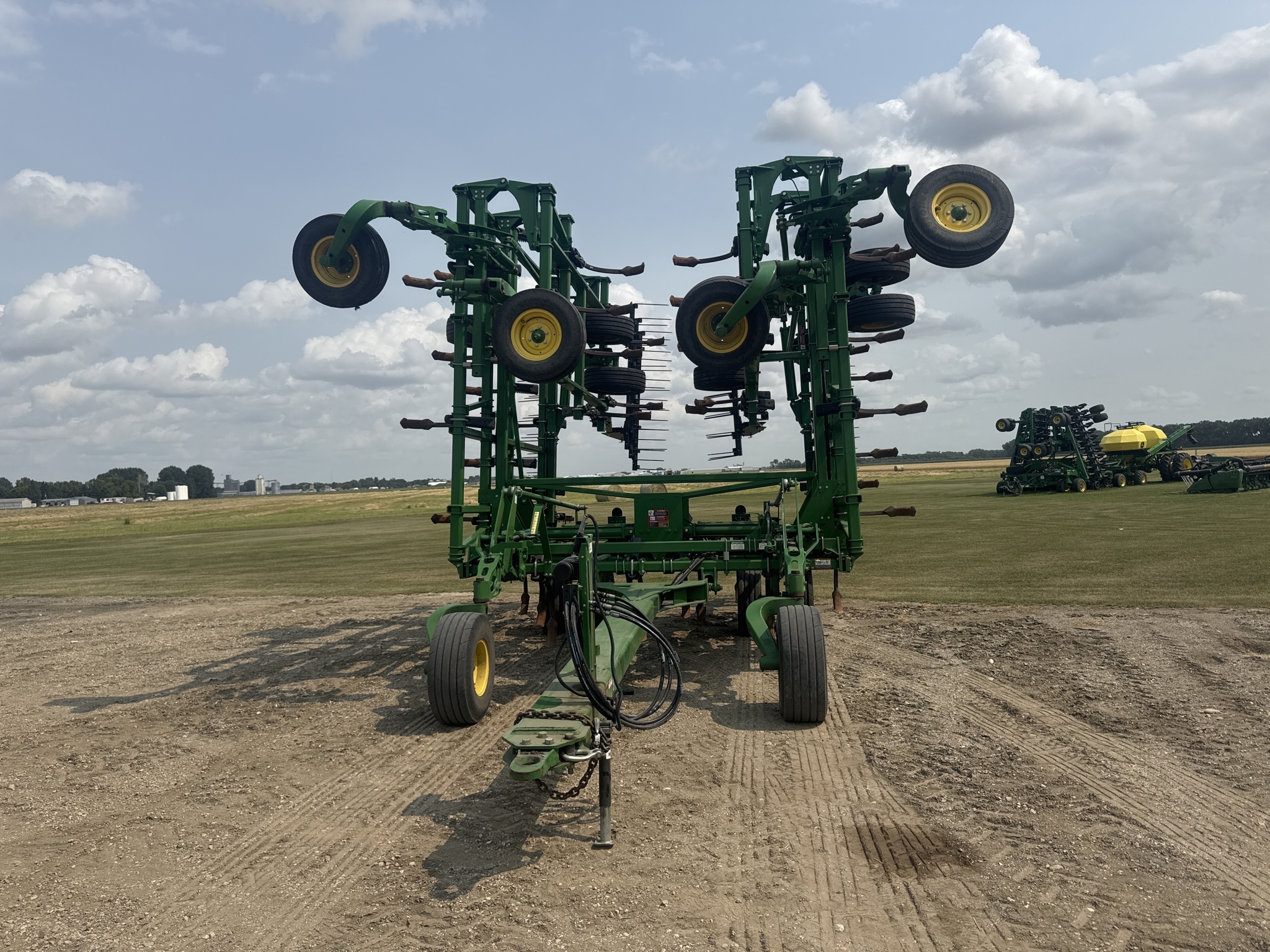 2019 John Deere 2430 Chisel Plow