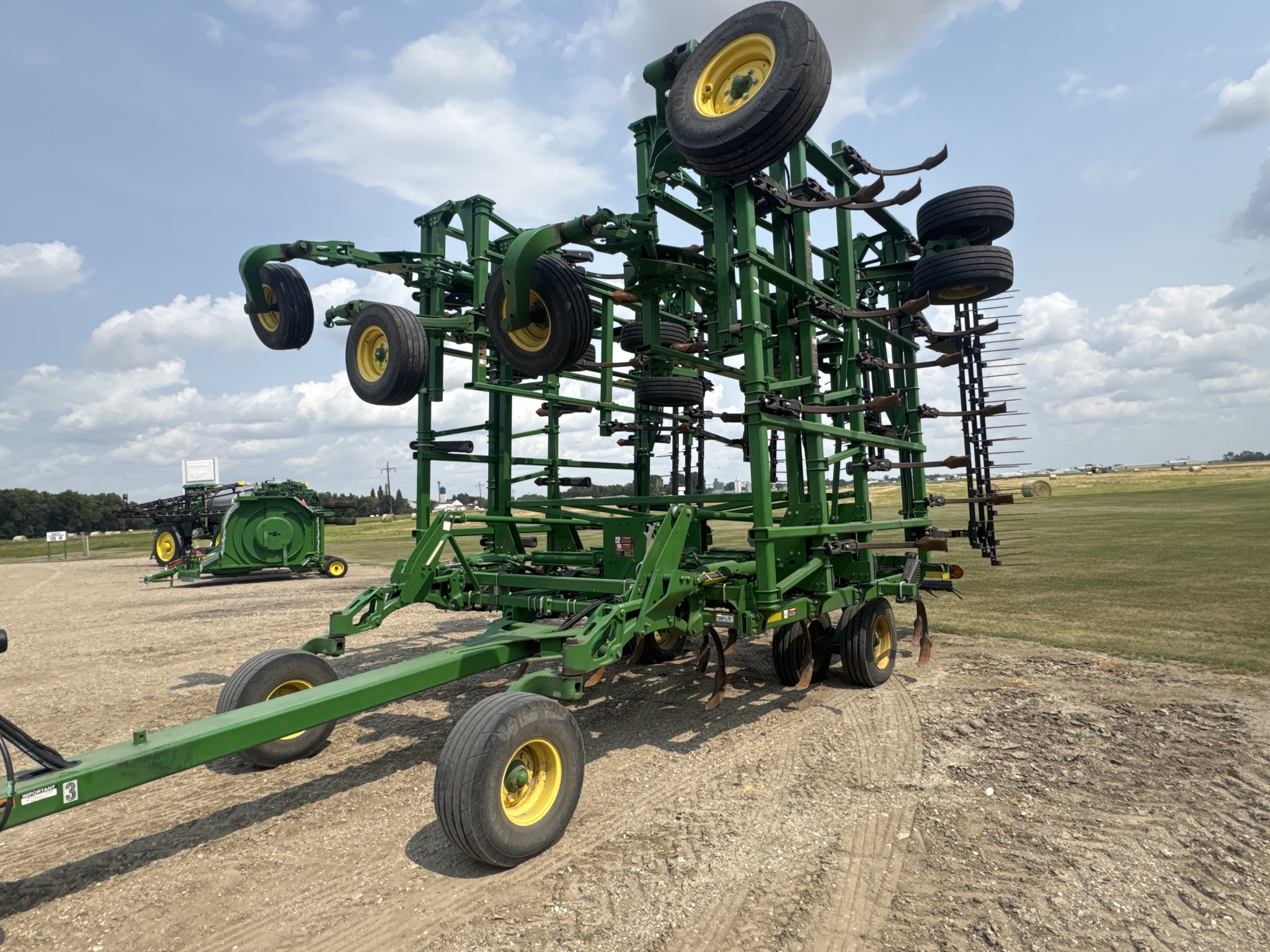 2019 John Deere 2430 Chisel Plow