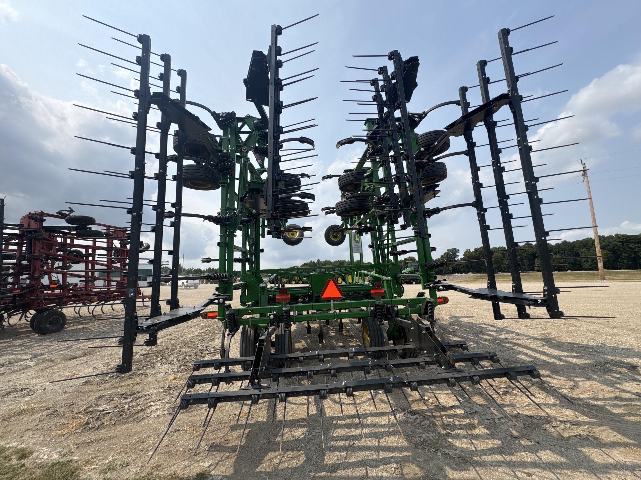 2019 John Deere 2430 Chisel Plow
