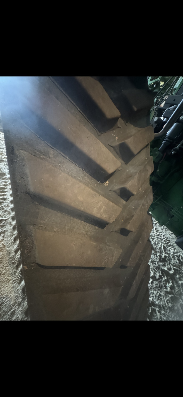 2021 John Deere 8RX 340 Tractor