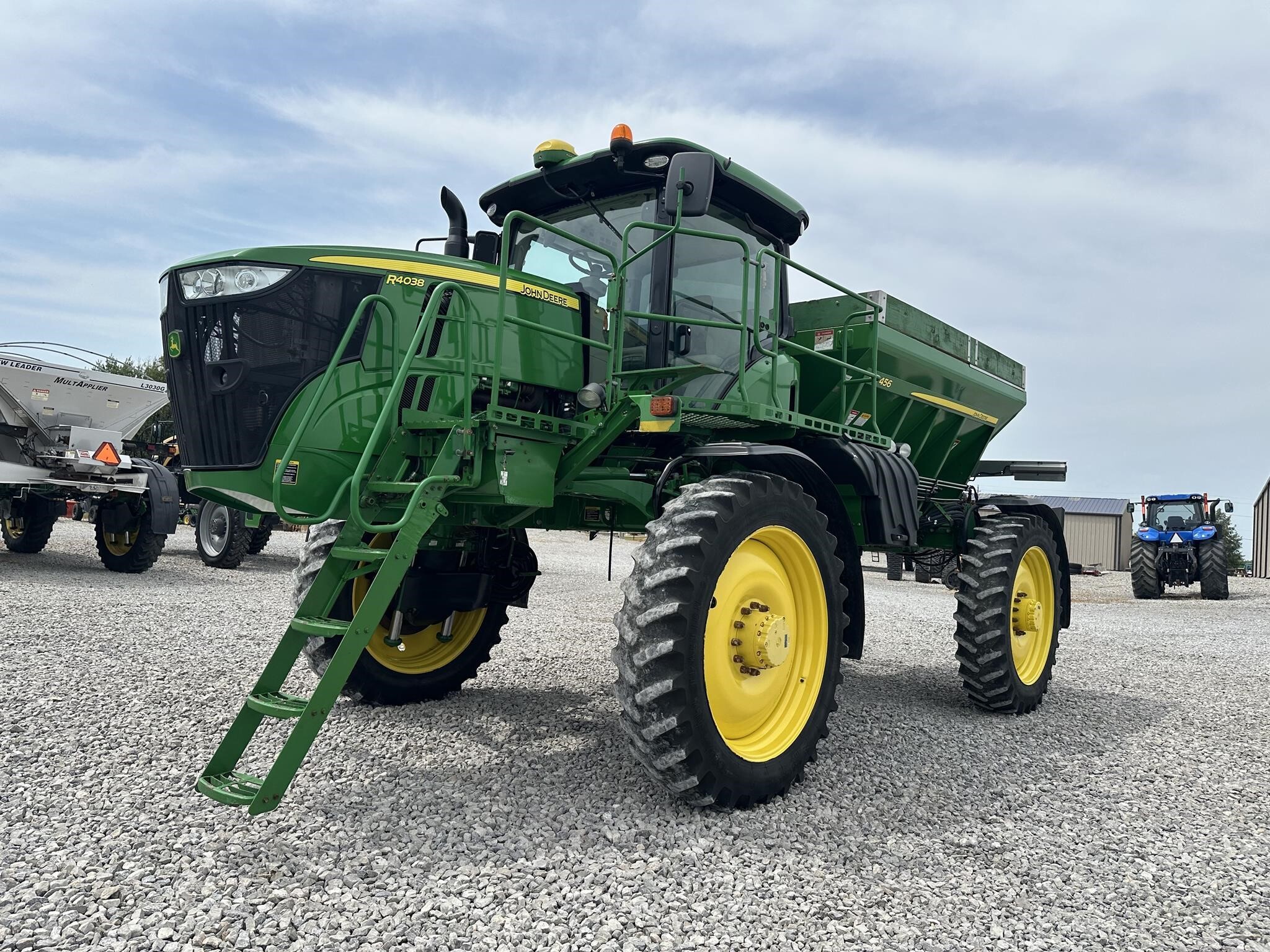 2018 John Deere R4038 Self-Propelled Sprayer
