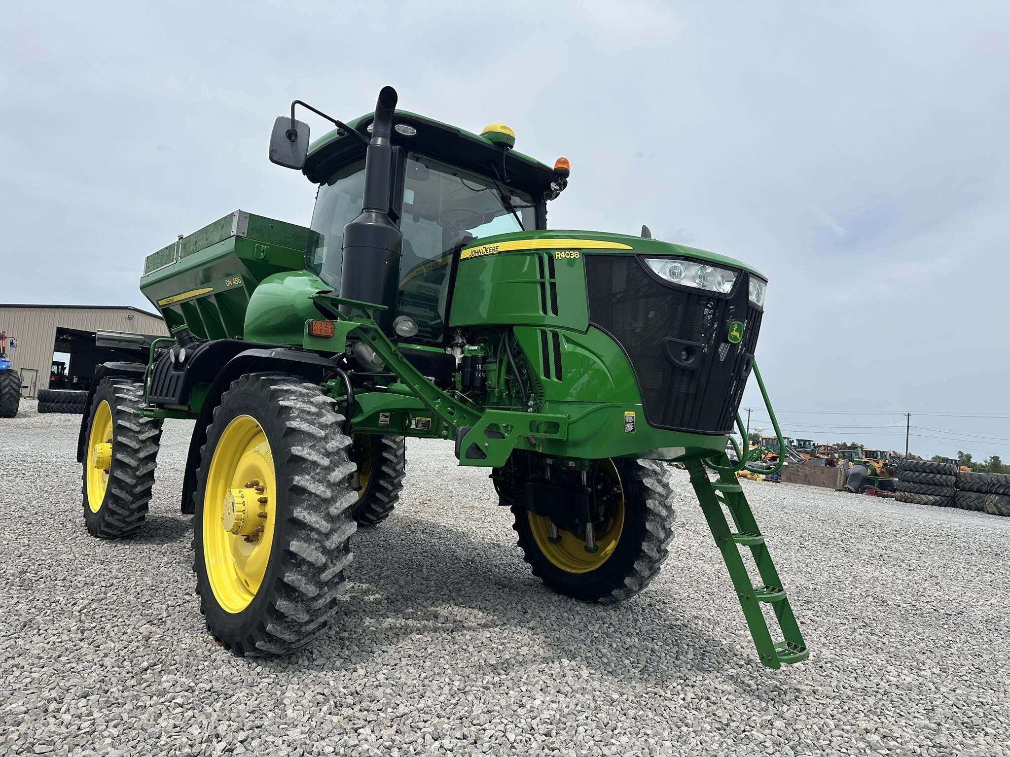 2018 John Deere R4038 Self-Propelled Sprayer