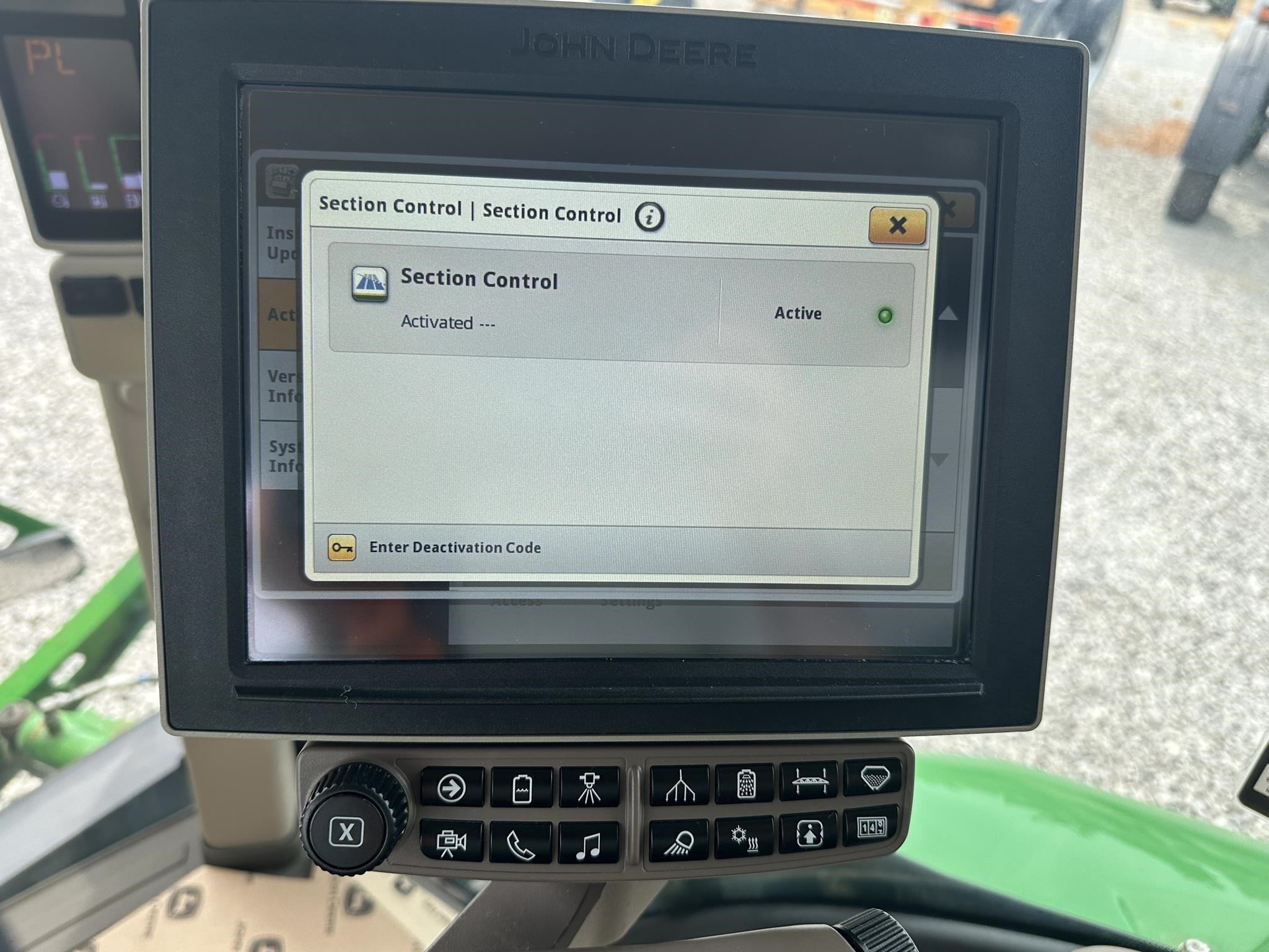 2018 John Deere R4038 Self-Propelled Sprayer