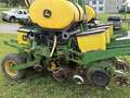 2002 John Deere 1760NT Planter