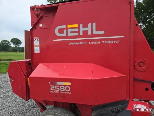 2004 Gehl 2580 Round Baler