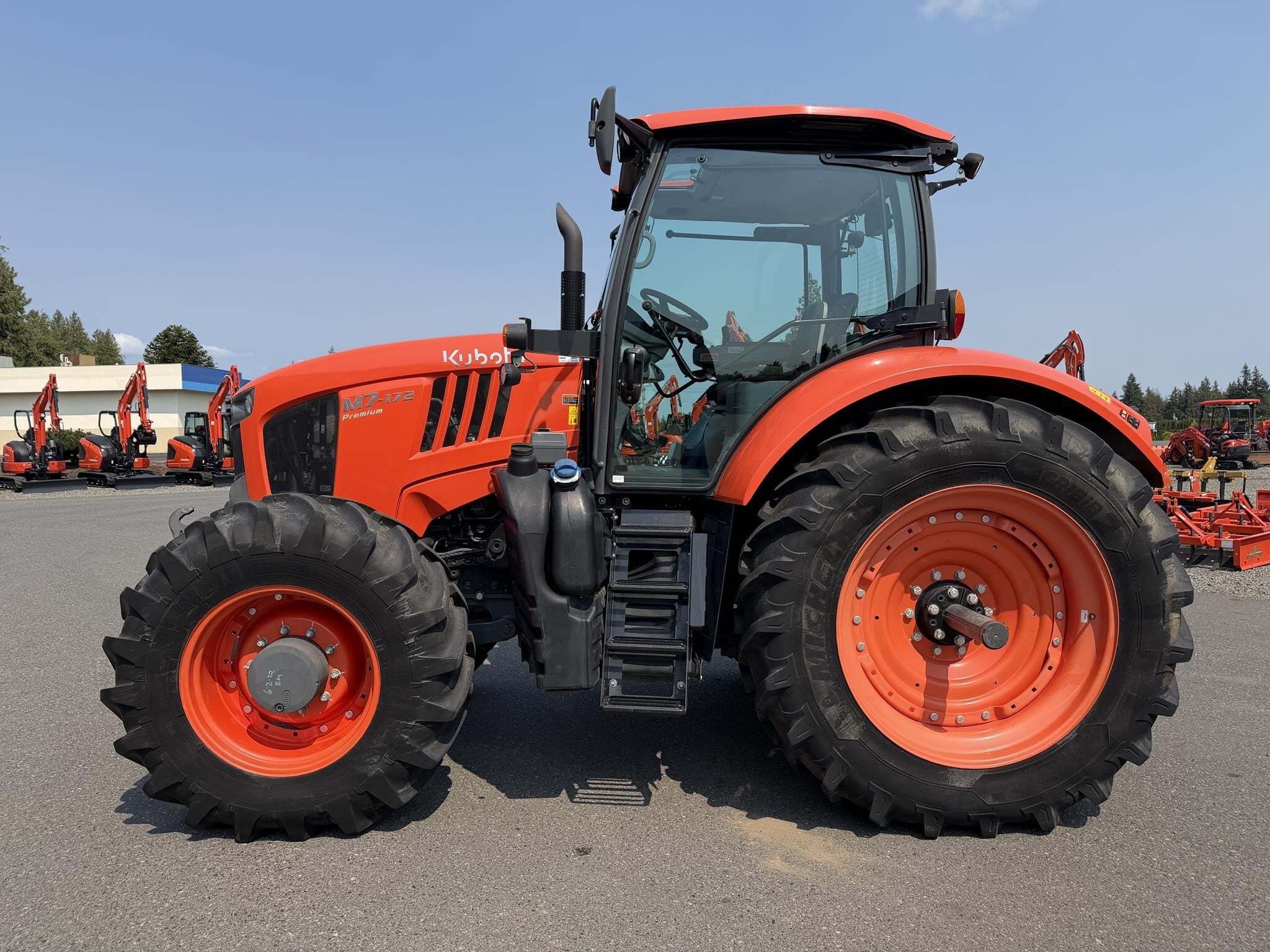 2022 Kubota M7-172 PREMIUM Tractor