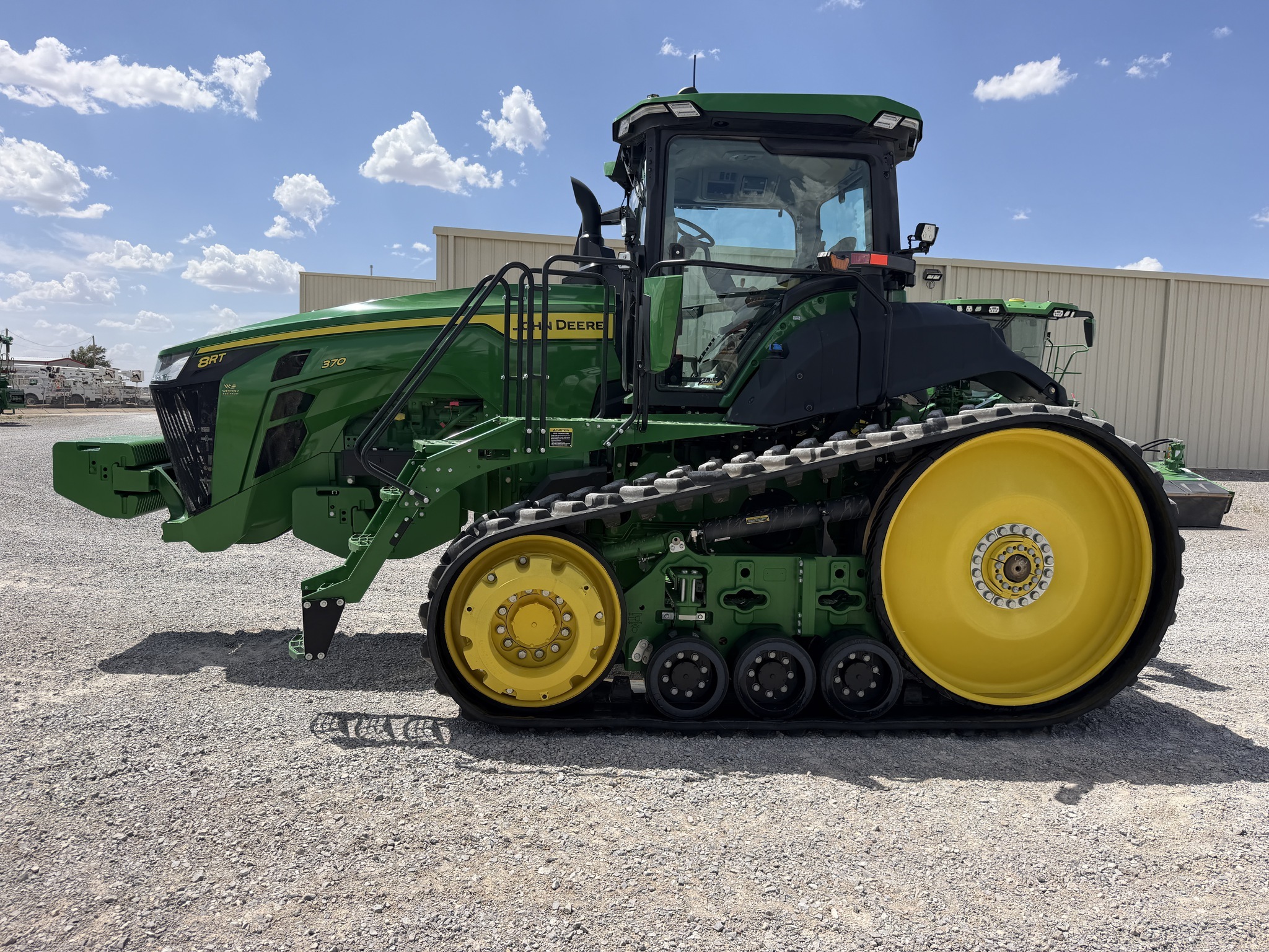 2025 John Deere 8RT 370 Tractor