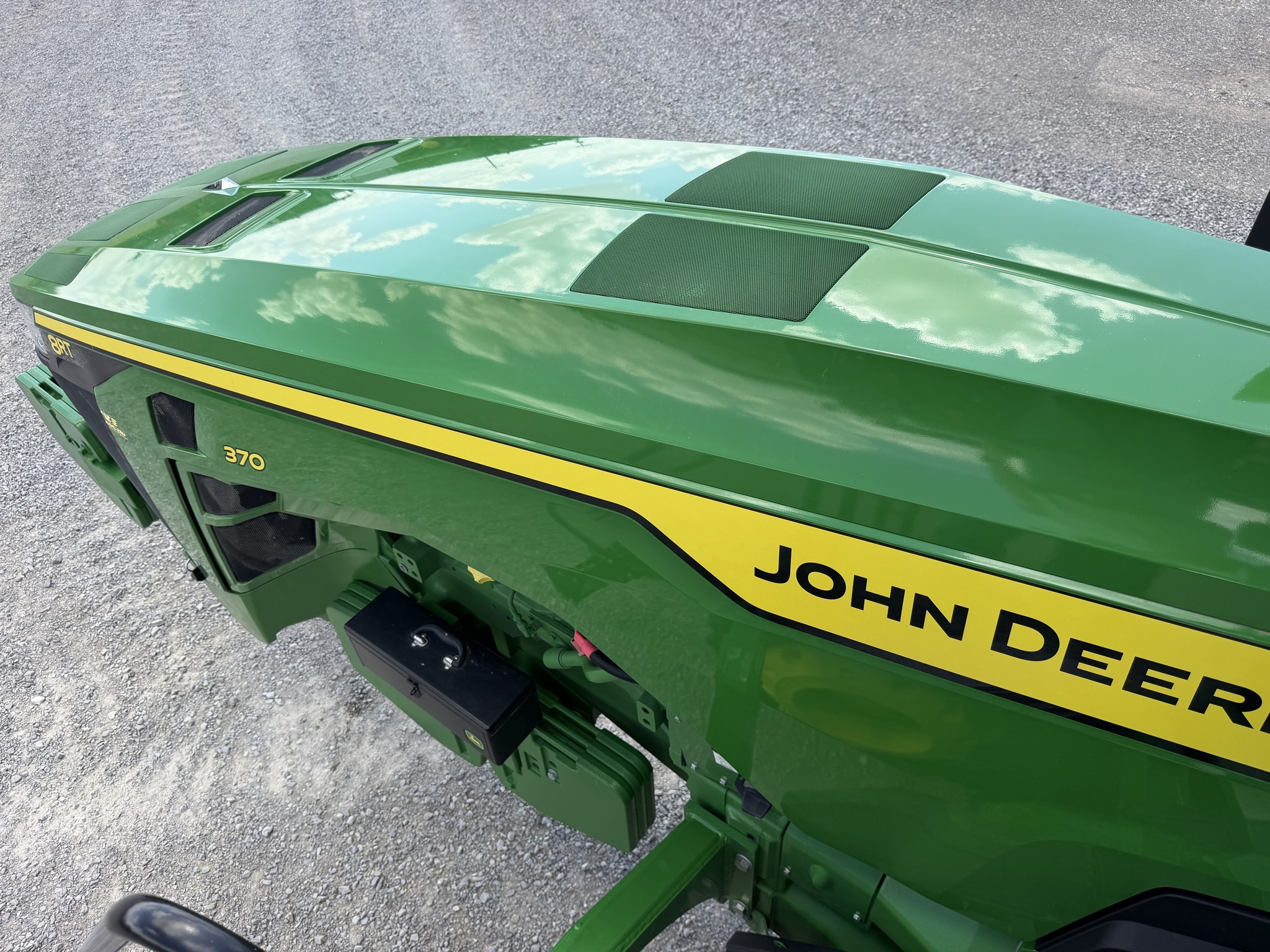 2025 John Deere 8RT 370 Tractor