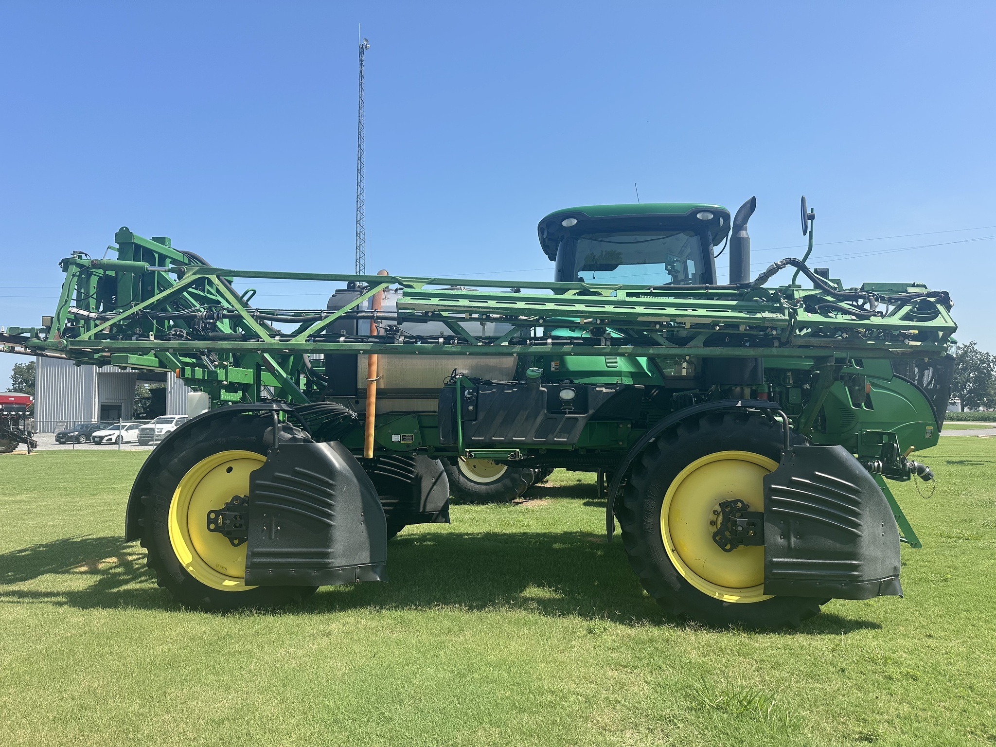 2015 John Deere R4030 Self-Propelled Sprayer