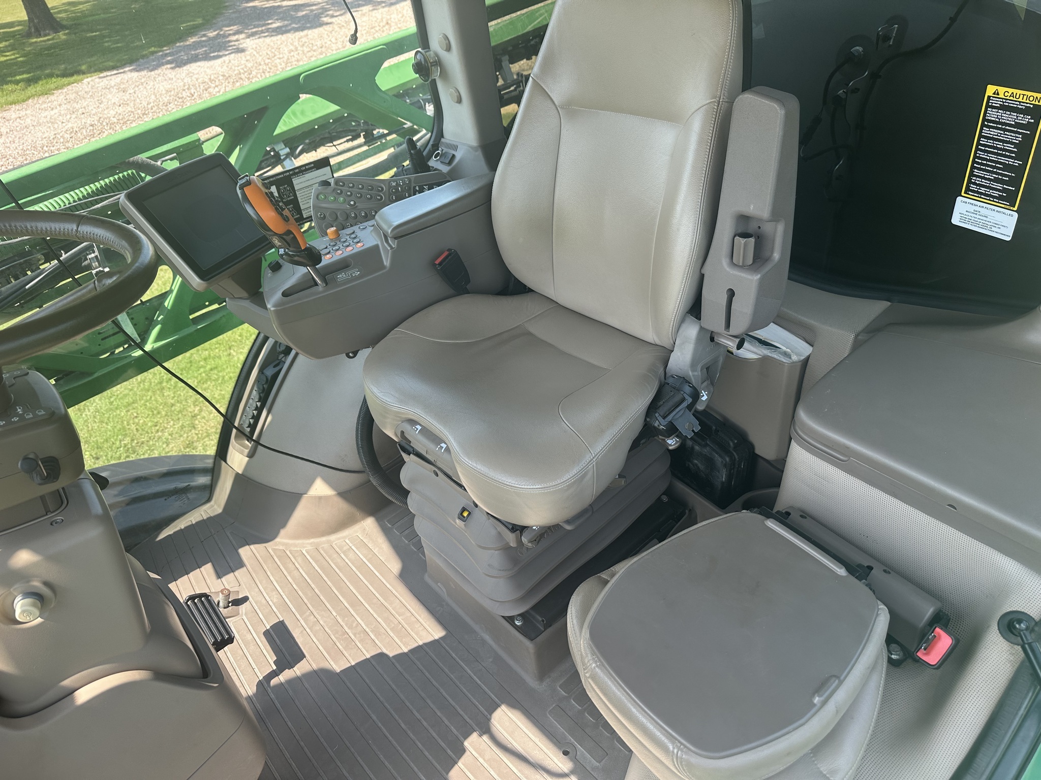 2015 John Deere R4030 Self-Propelled Sprayer