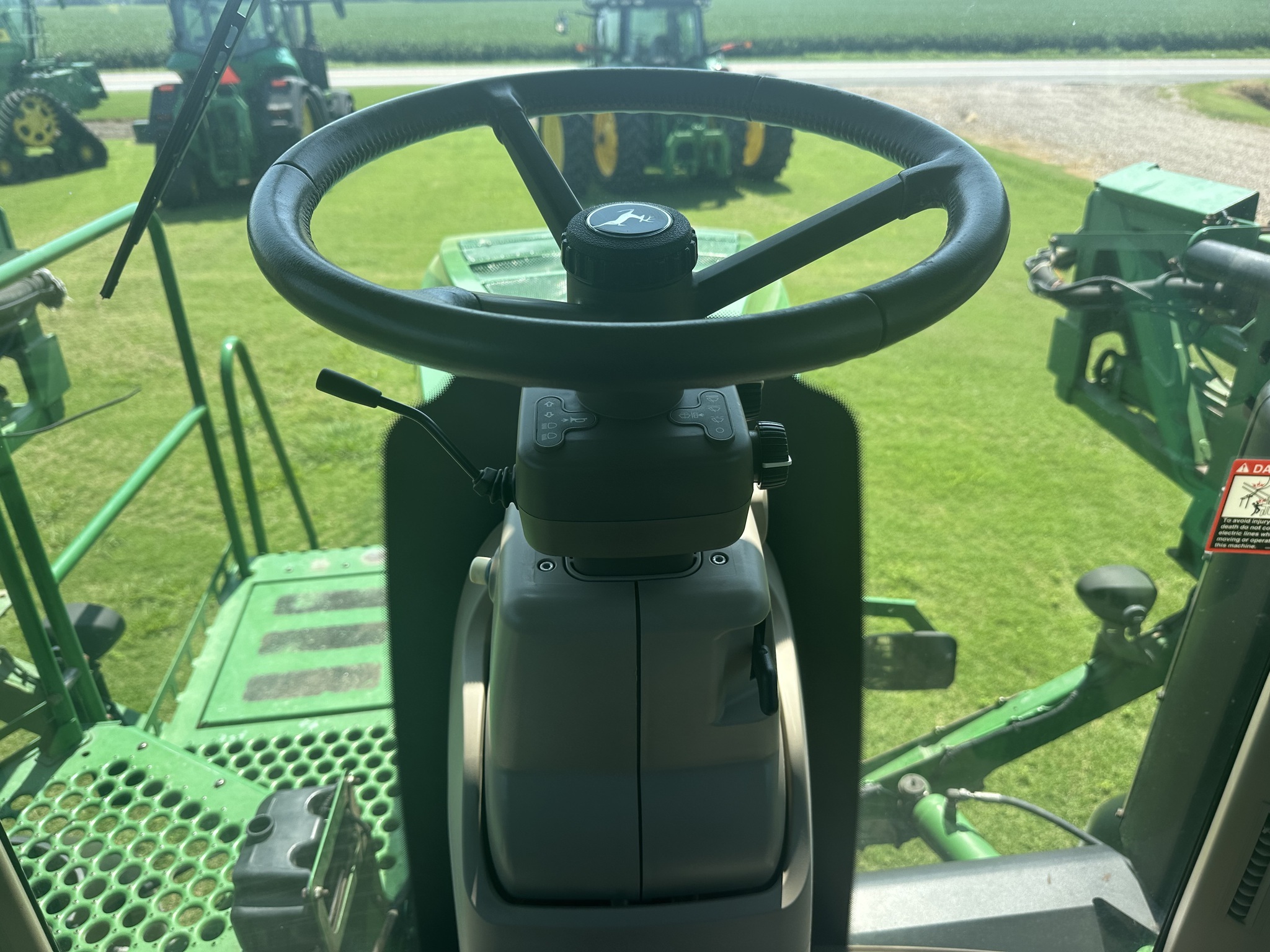 2015 John Deere R4030 Self-Propelled Sprayer