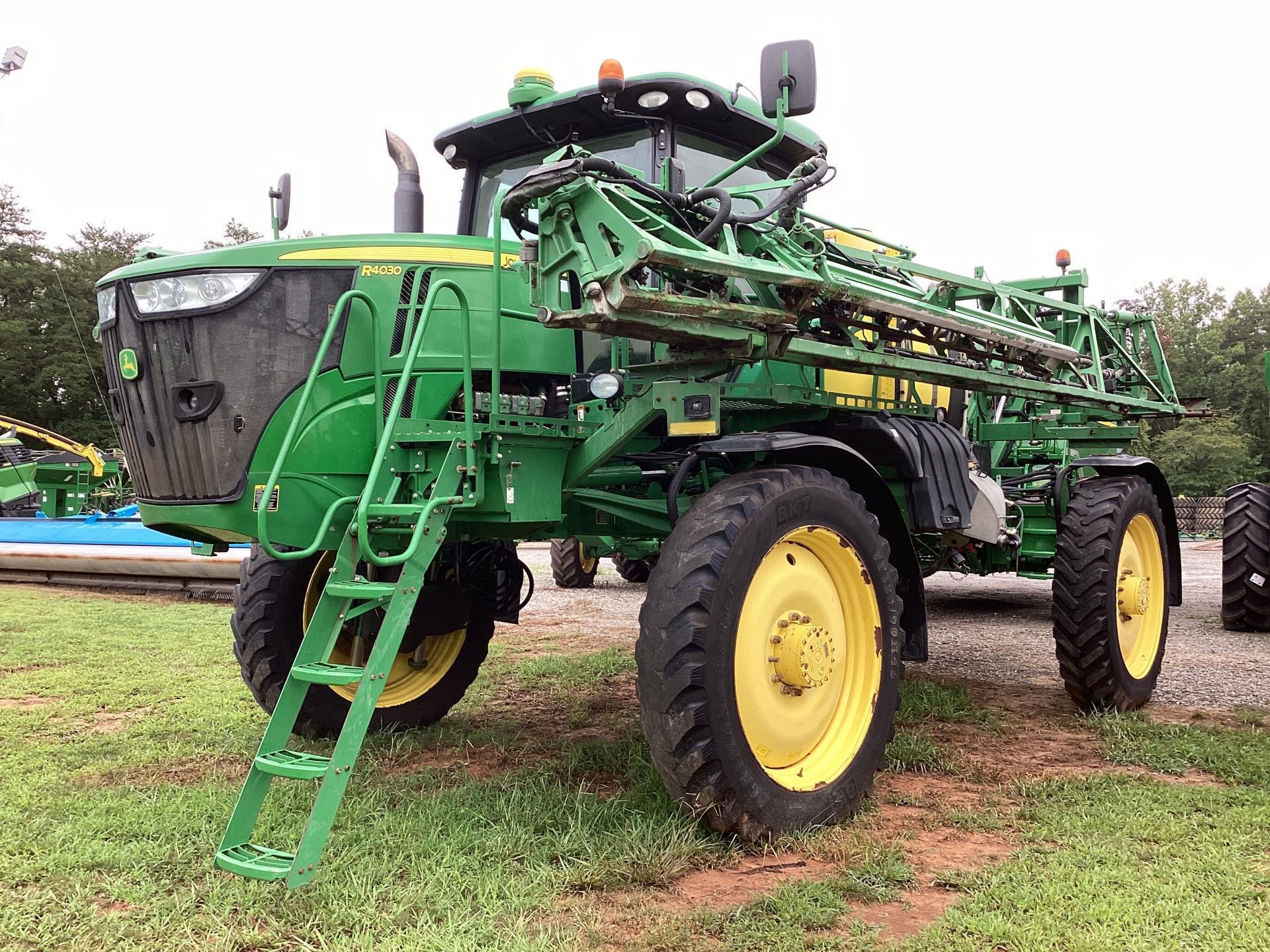 2014 John Deere R4030 Self-Propelled Sprayer