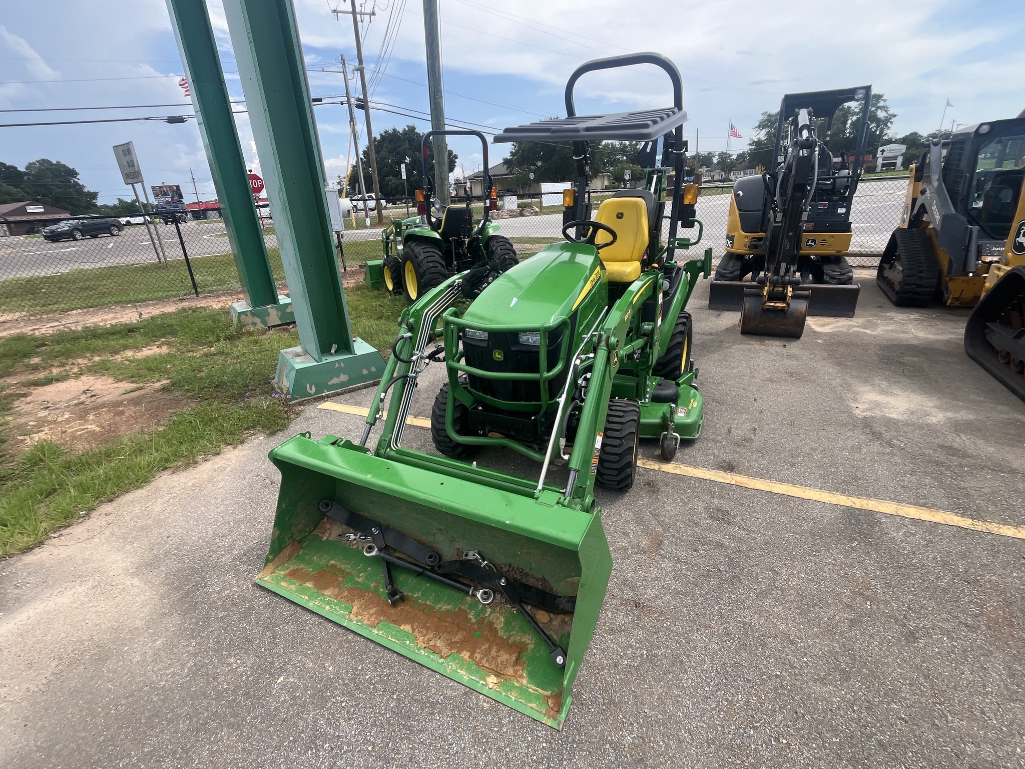 2024 John Deere 1025R Tractor