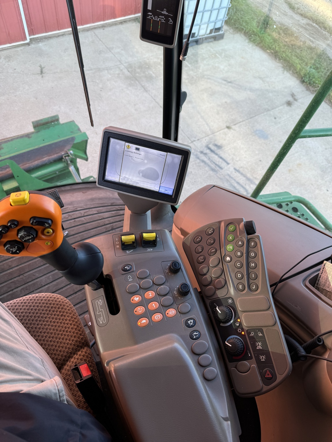 2012 John Deere S670 Combine