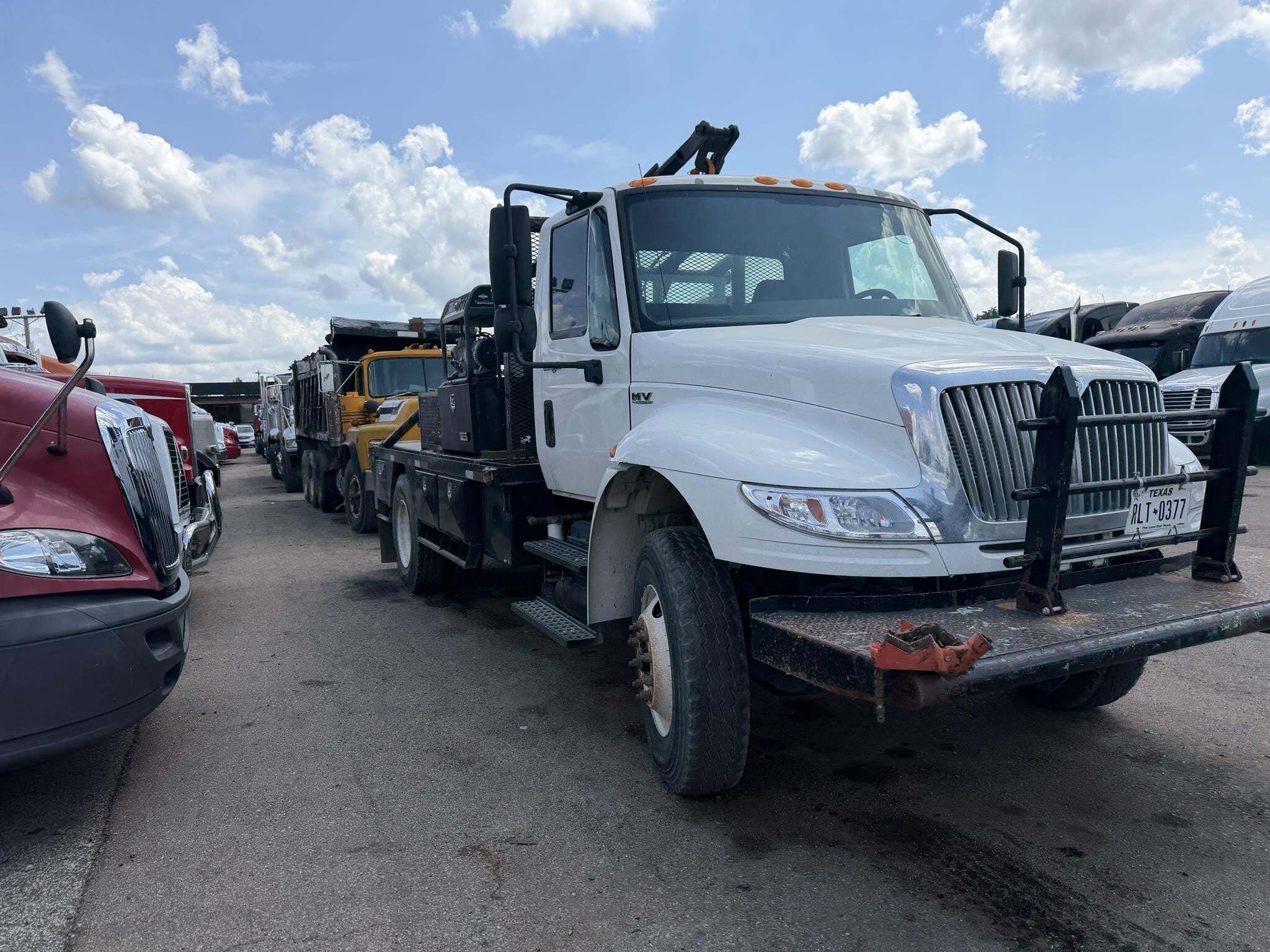 2022 International MV Box Trucks/Trailer