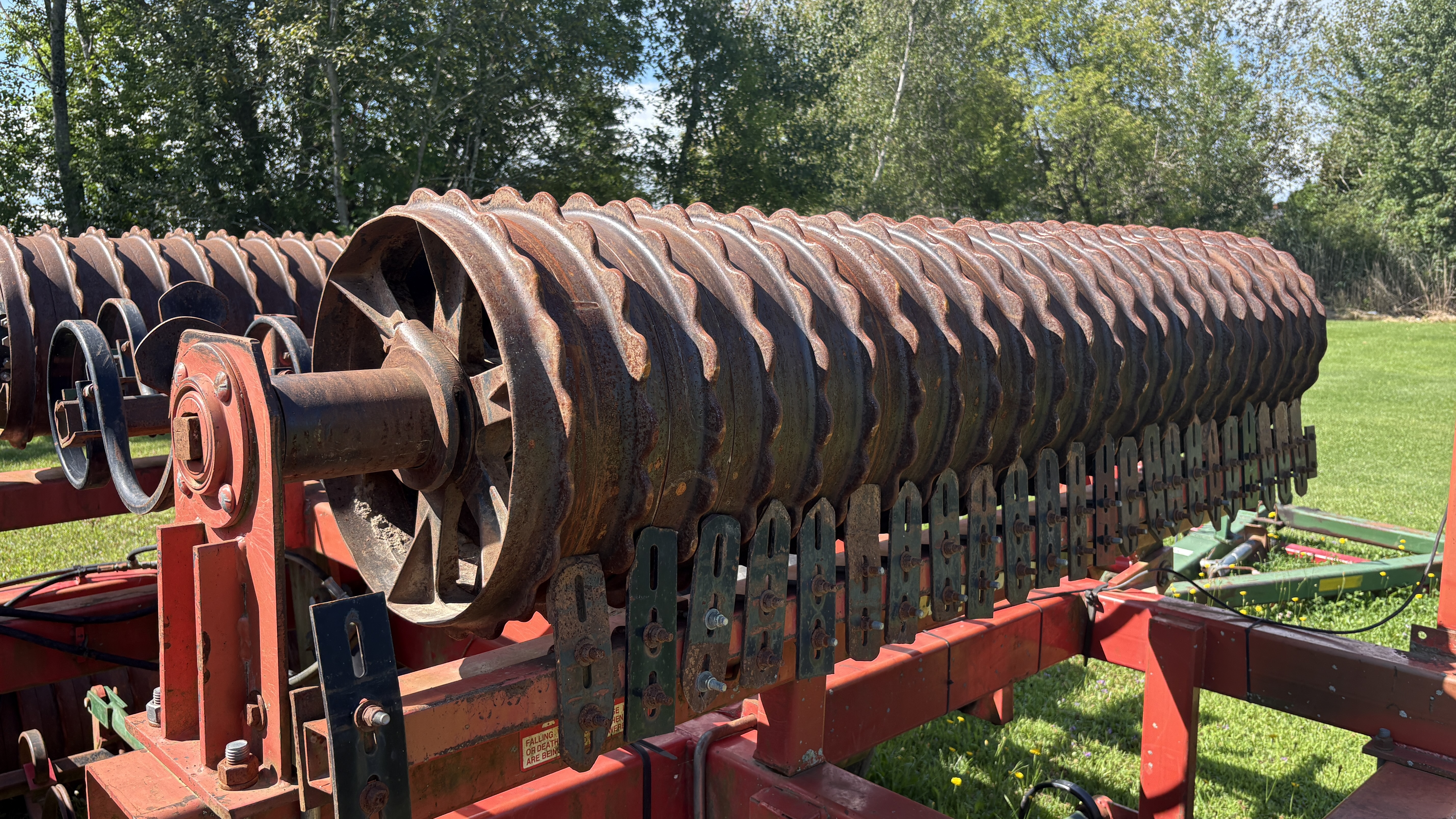  Brillion WL360 Mulchers / Cultipacker