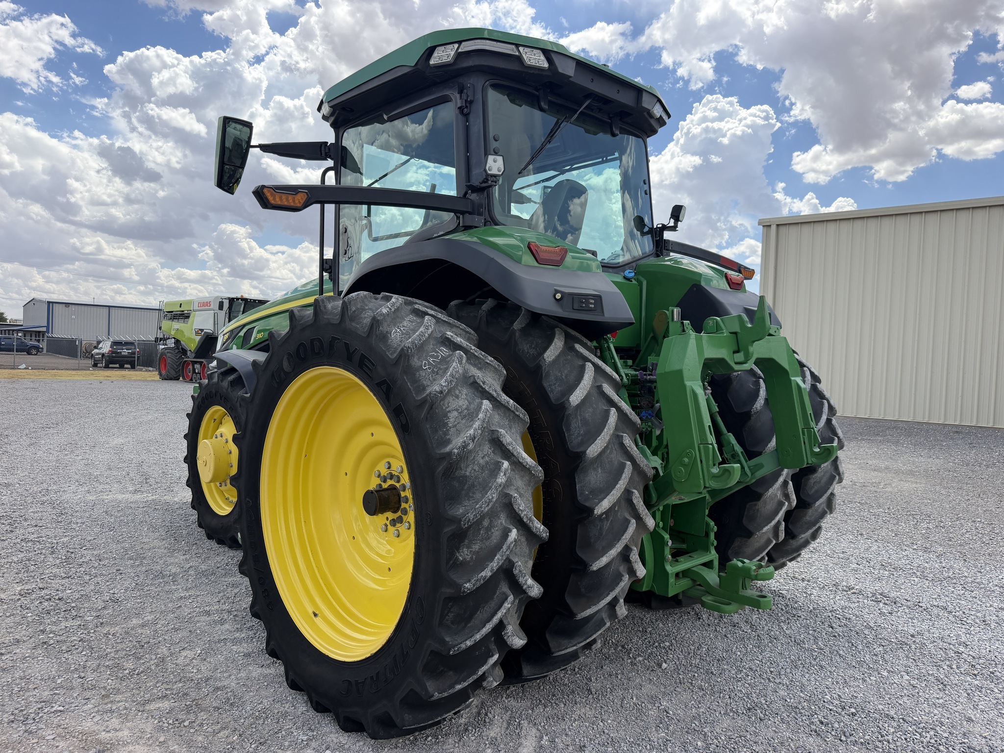 2022 John Deere 8R 310 Tractor