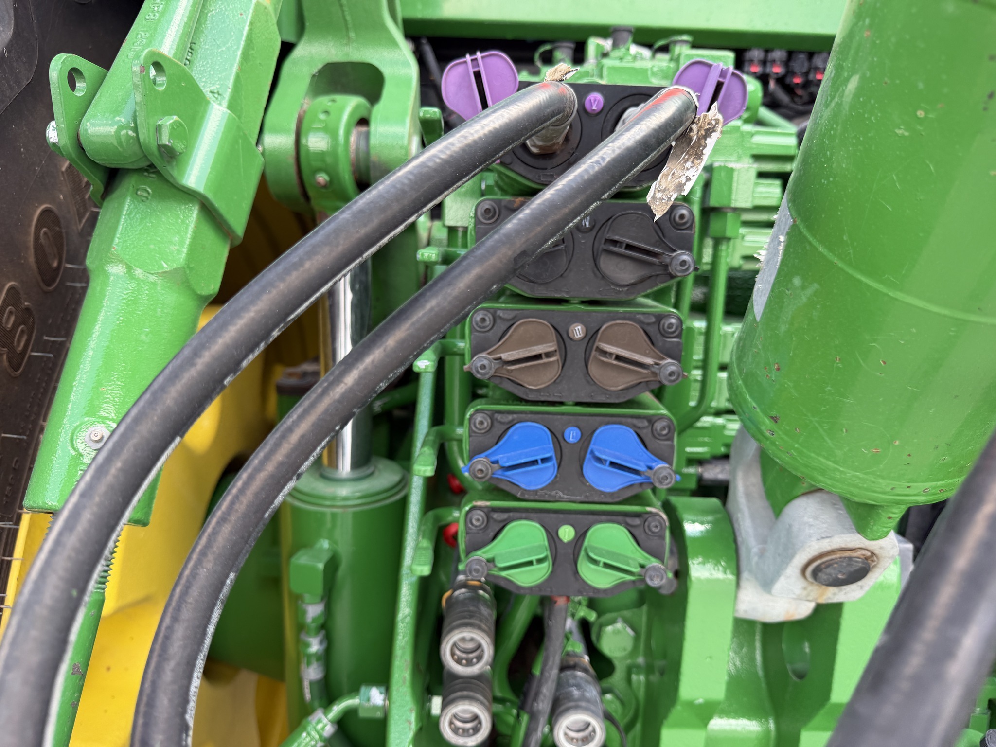 2022 John Deere 8R 310 Tractor