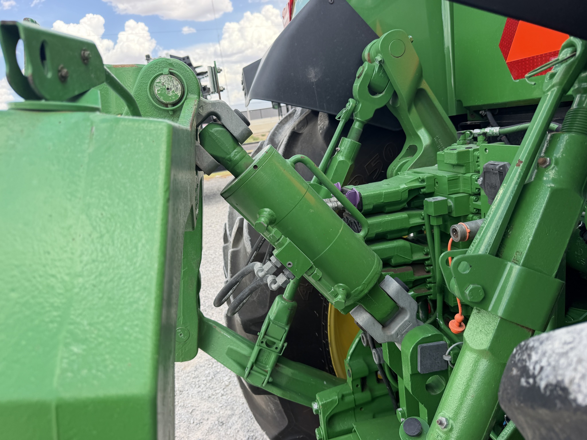 2022 John Deere 8R 310 Tractor