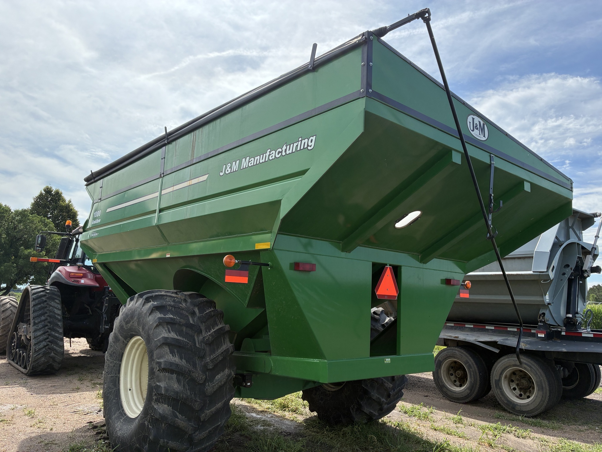 2011 J&M 1000-20 Grain Cart