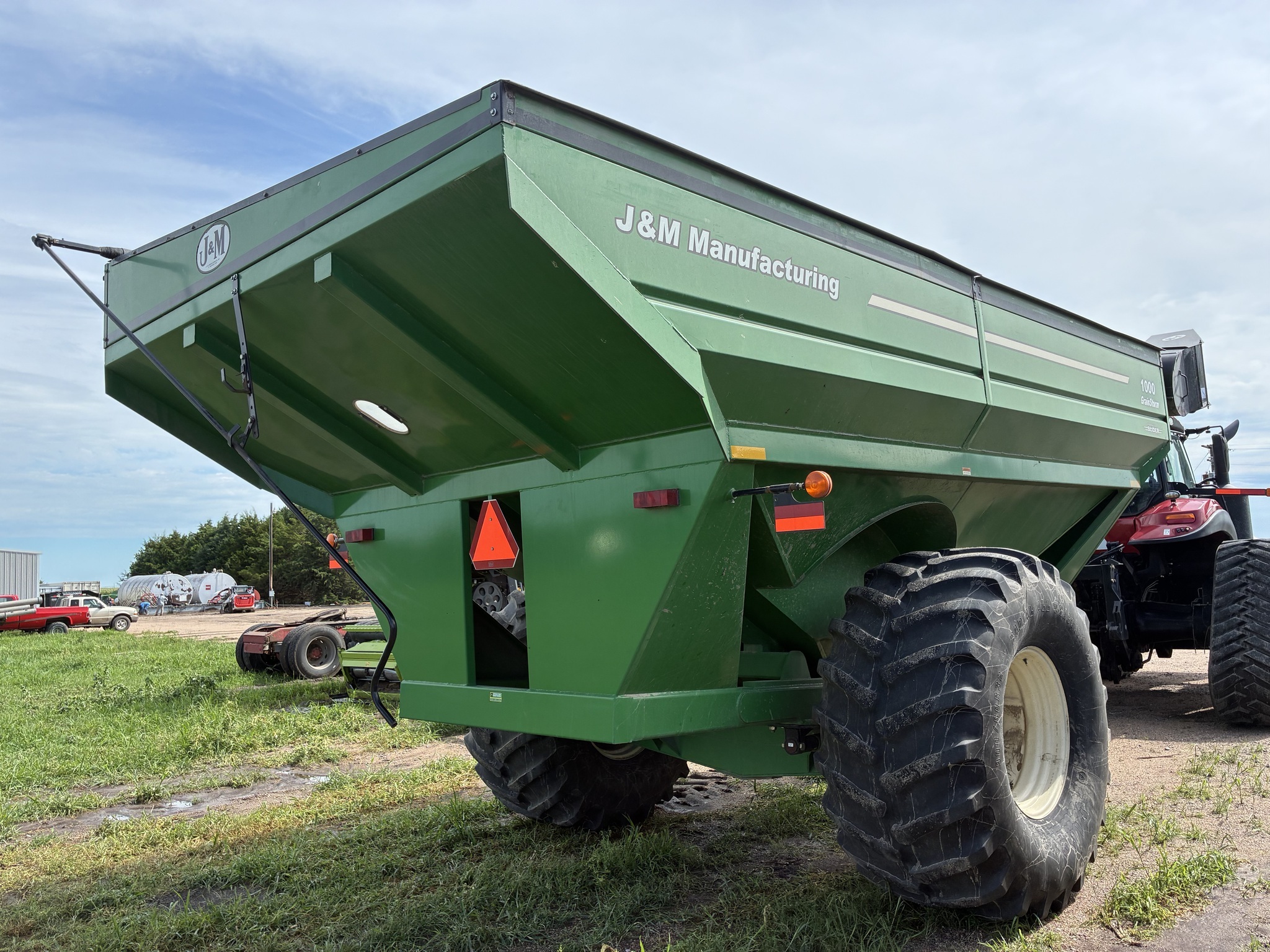 2011 J&M 1000-20 Grain Cart