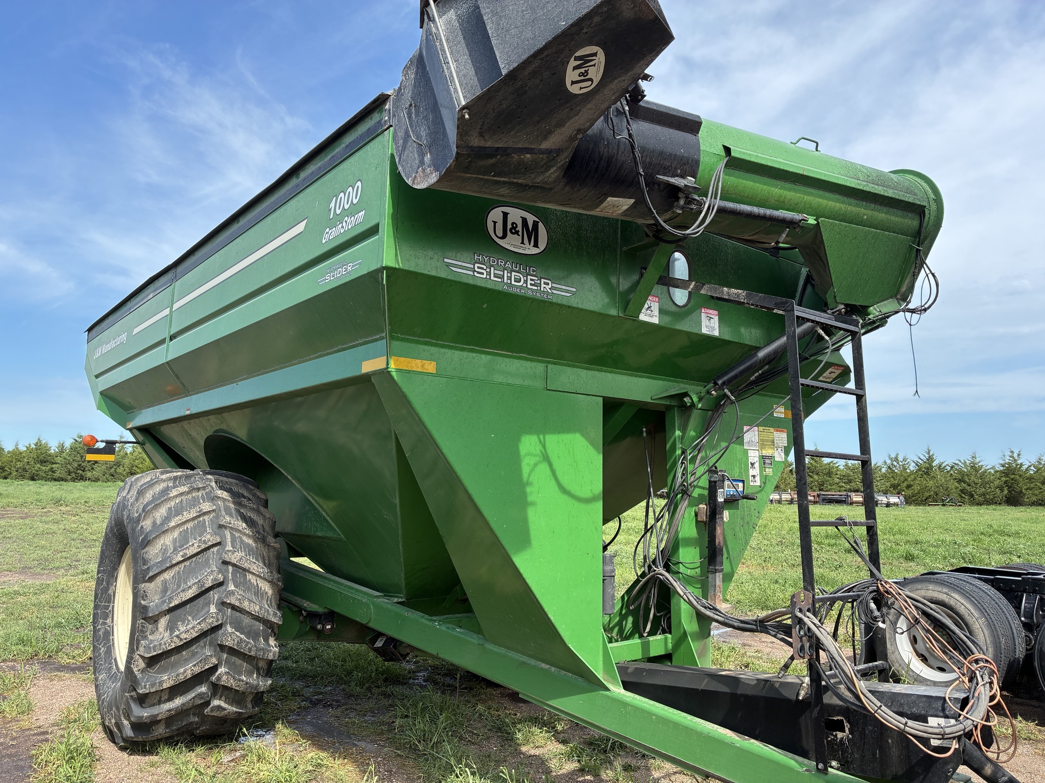 2011 J&M 1000-20 Grain Cart