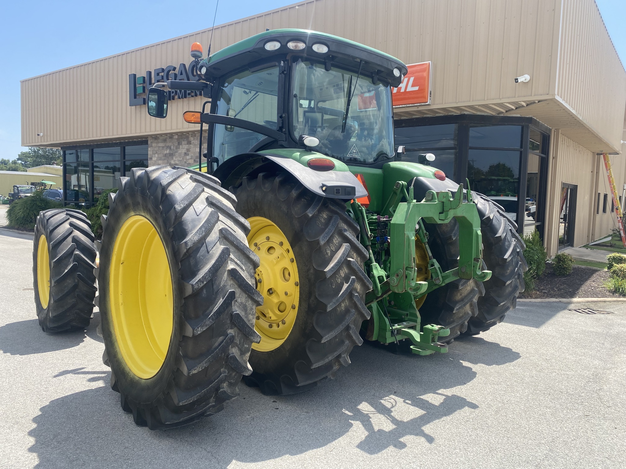 2014 John Deere 8335R Tractor