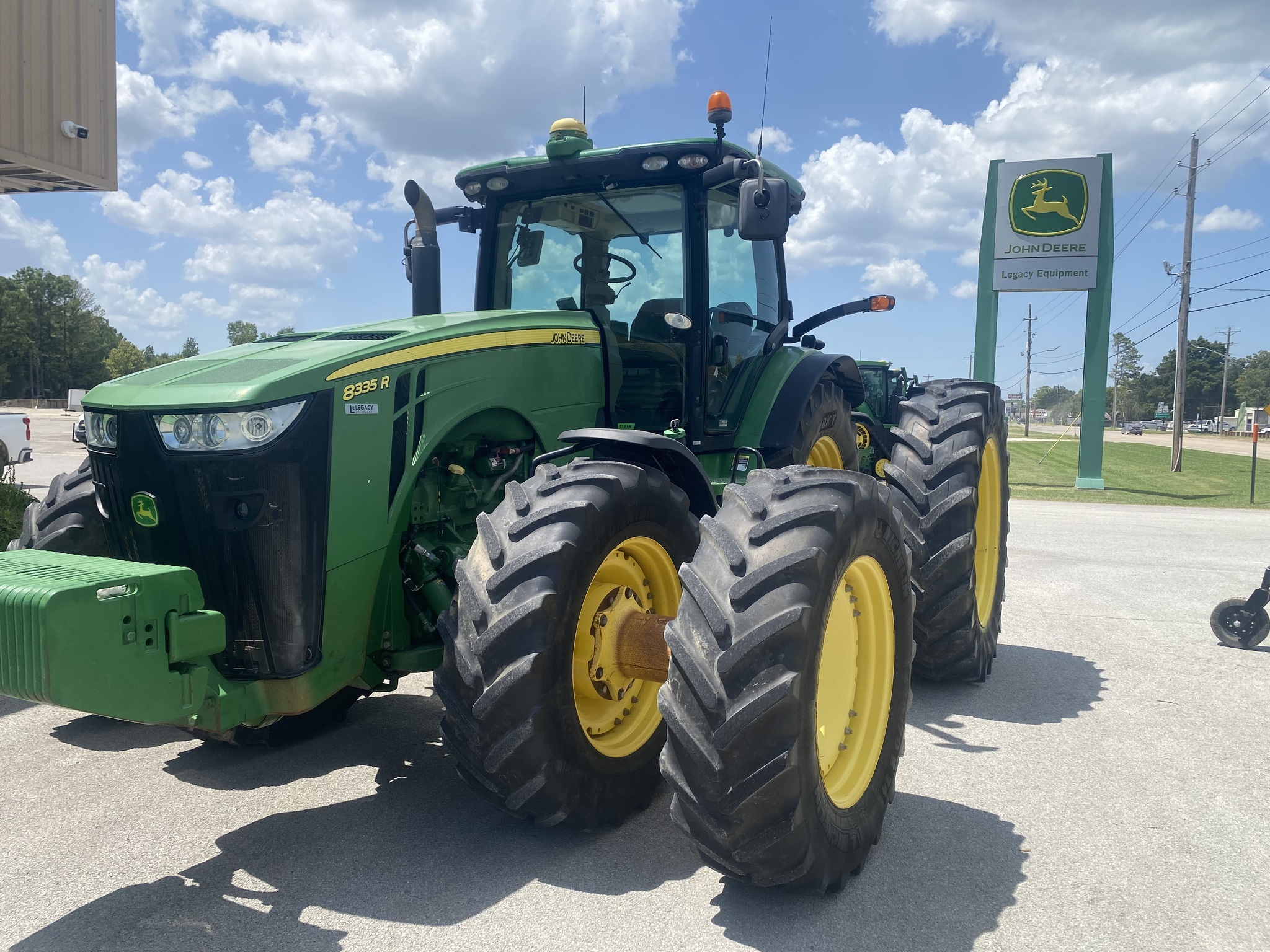 2014 John Deere 8335R Tractor
