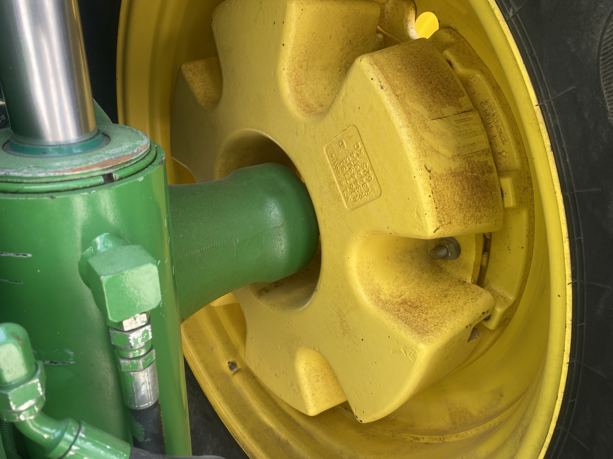 2014 John Deere 8335R Tractor