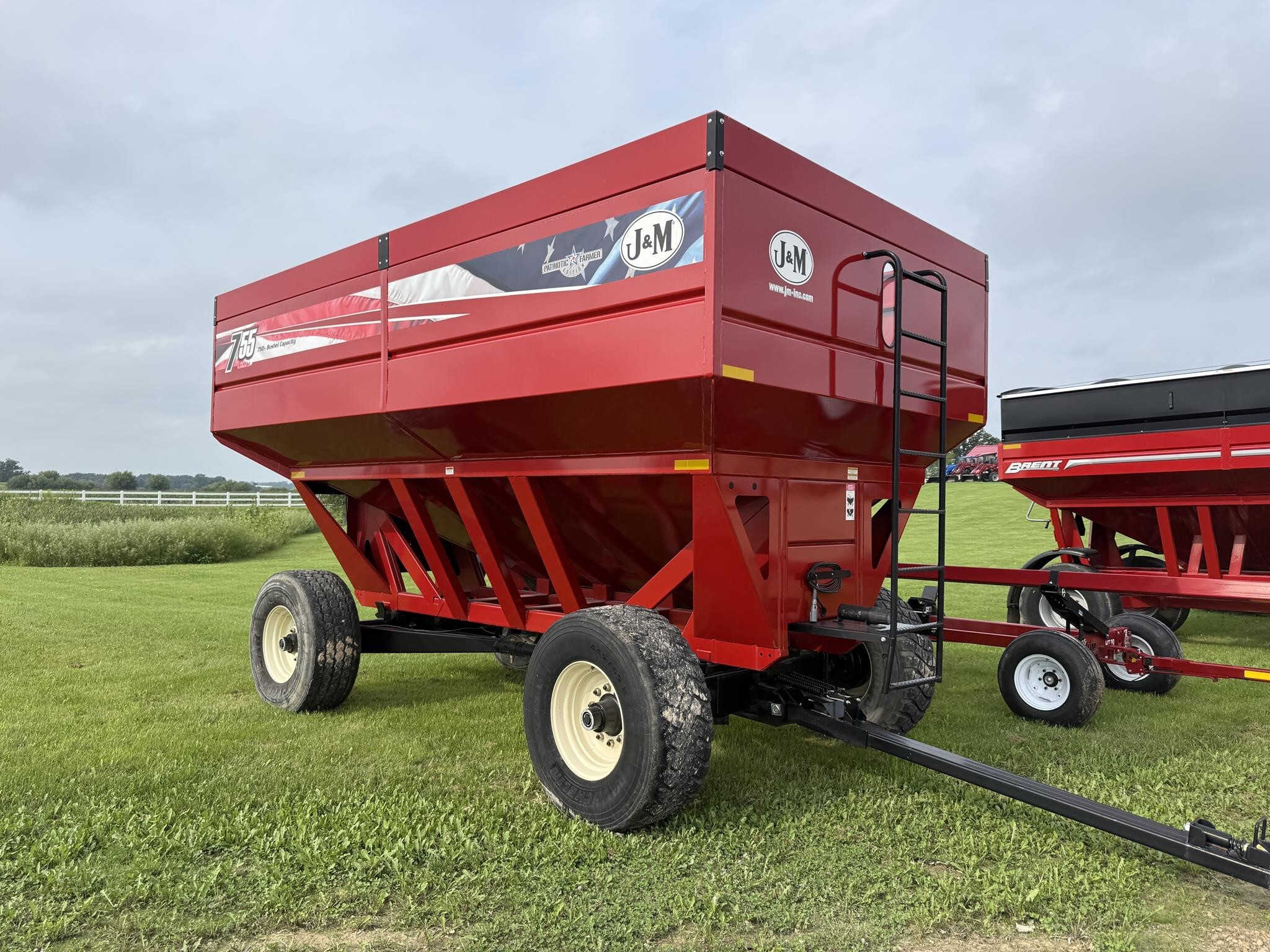 2022 J&M 755SD Gravity Wagon