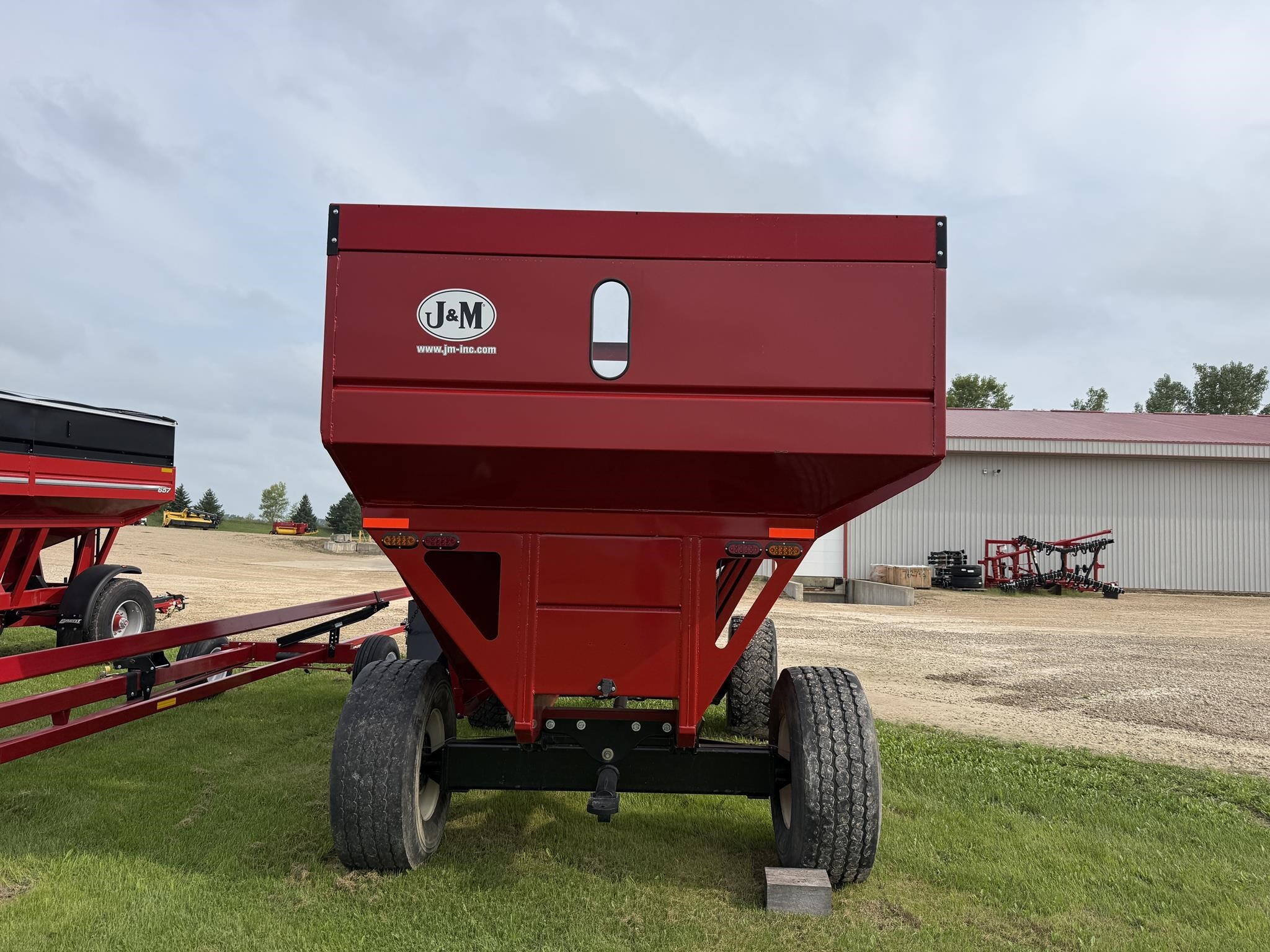 2022 J&M 755SD Gravity Wagon