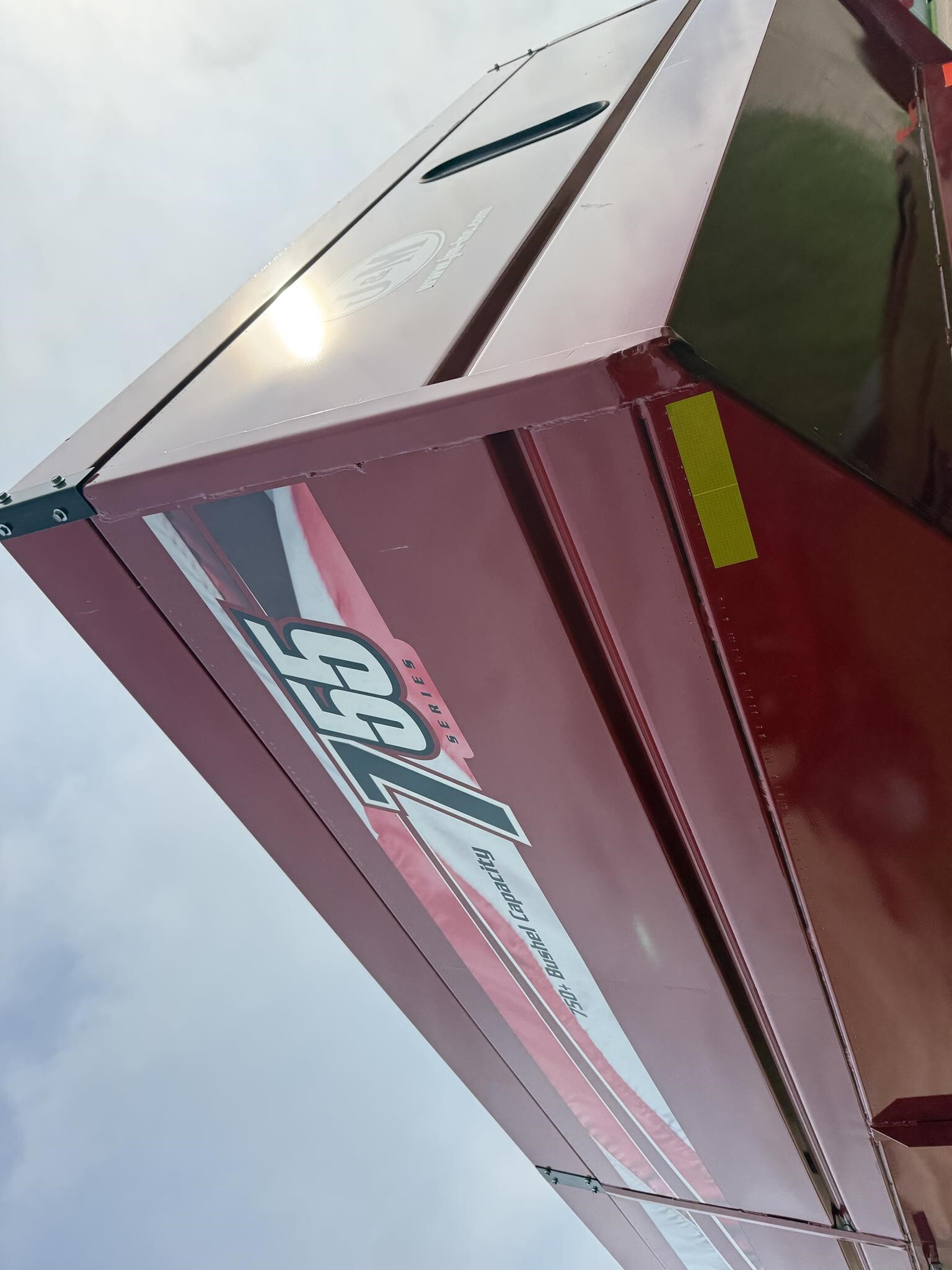 2022 J&M 755SD Gravity Wagon