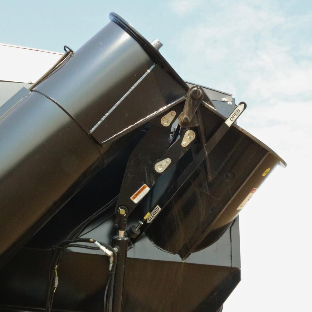 2026 J&M 1522-20T Grain Cart