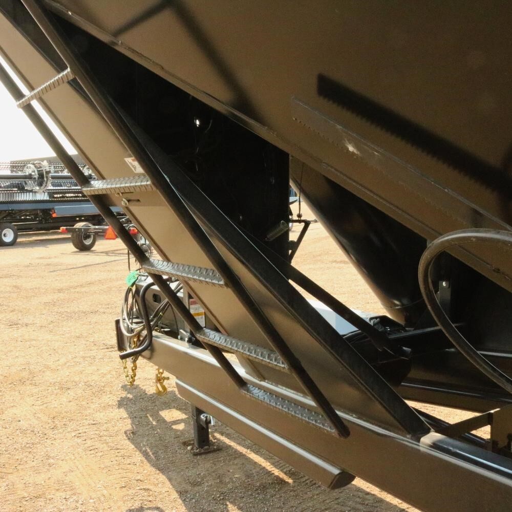 2026 J&M 1522-20T Grain Cart