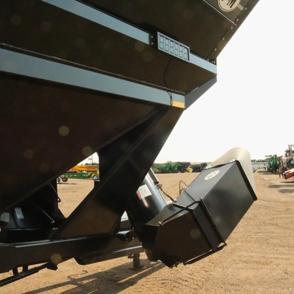 2026 J&M 1522-20T Grain Cart