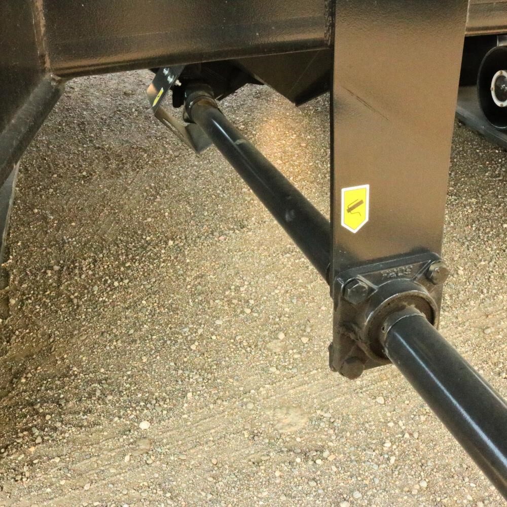 2026 J&M 1522-20T Grain Cart