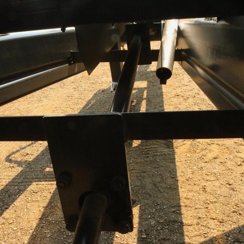 2026 J&M 1522-20T Grain Cart