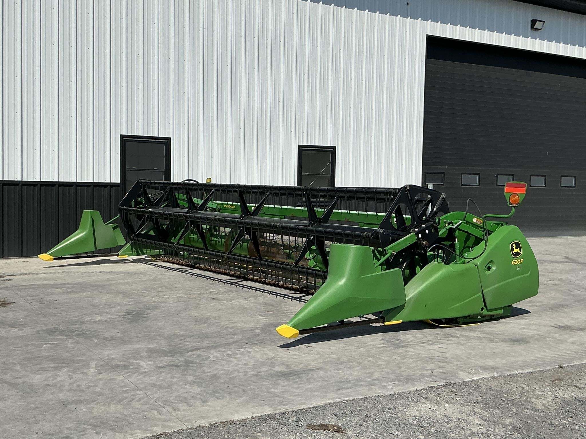2011 John Deere 620F Platform