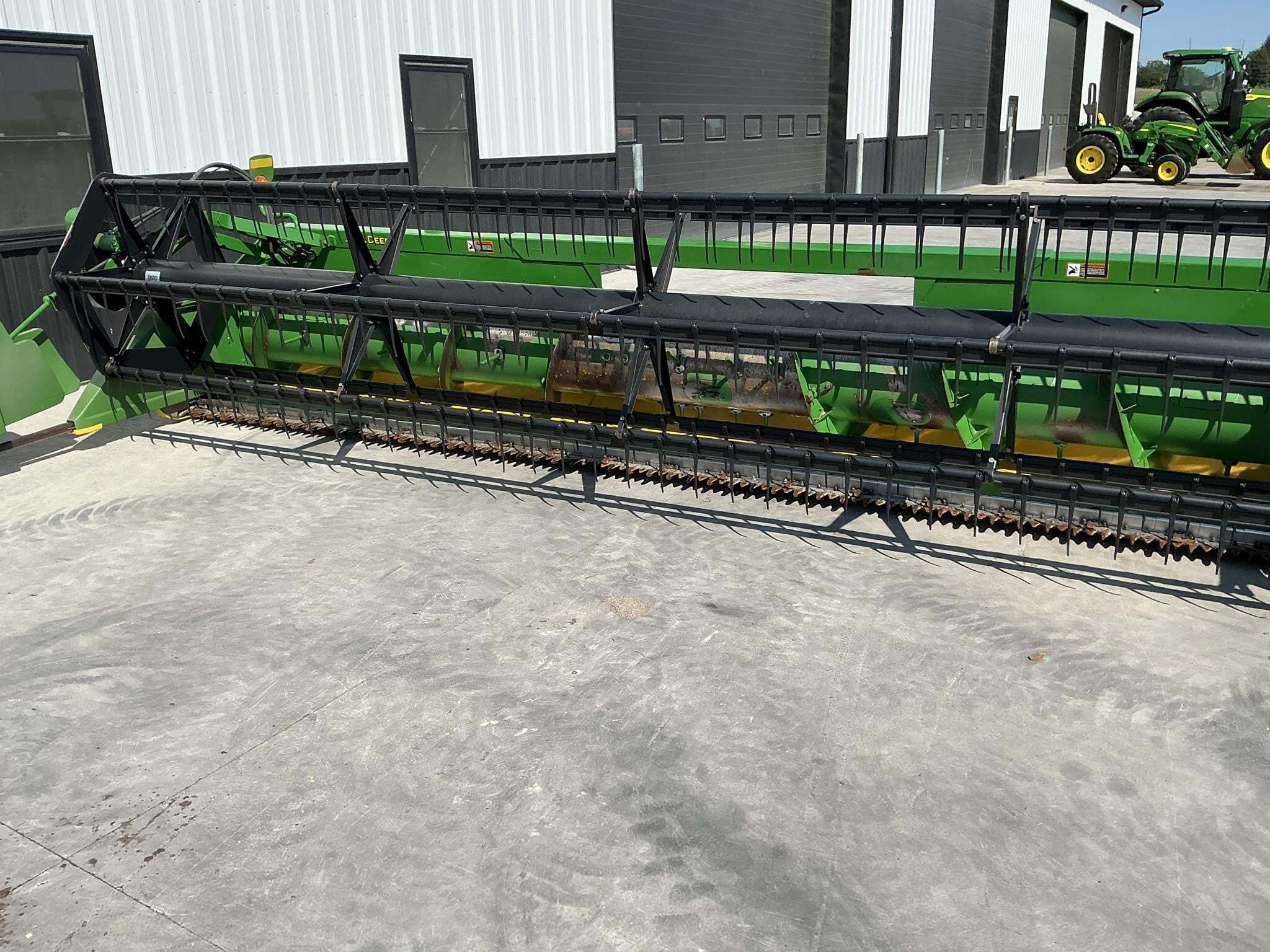 2011 John Deere 620F Platform