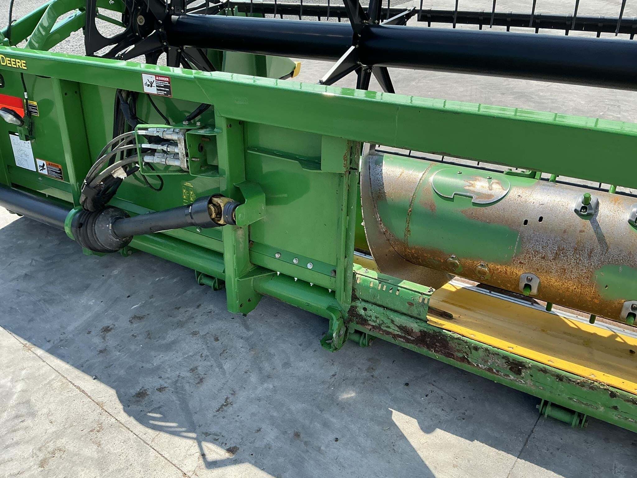 2011 John Deere 620F Platform