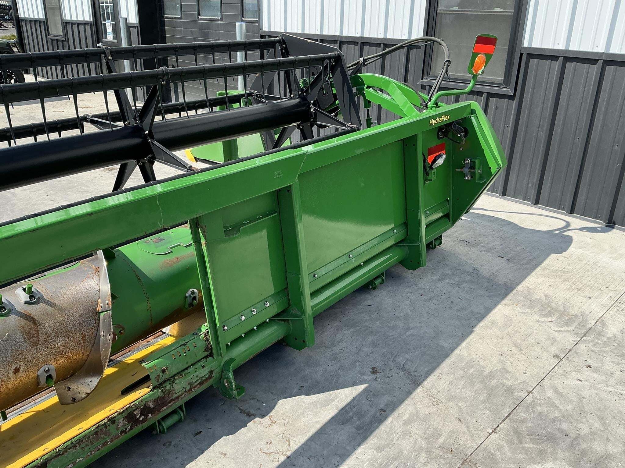 2011 John Deere 620F Platform
