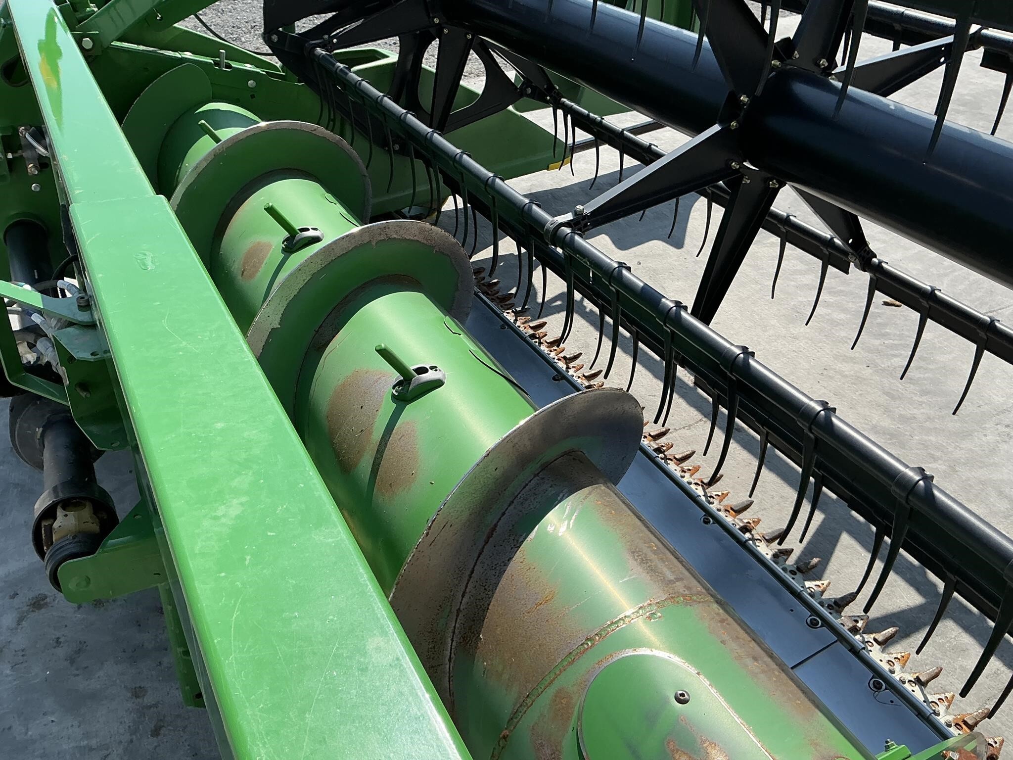 2011 John Deere 620F Platform