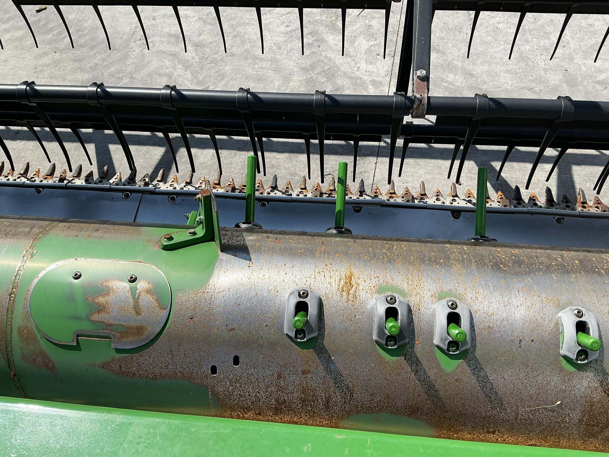 2011 John Deere 620F Platform