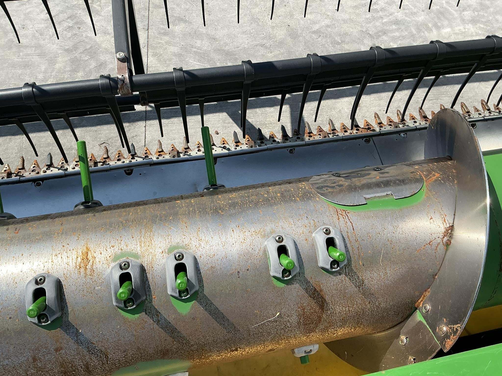 2011 John Deere 620F Platform