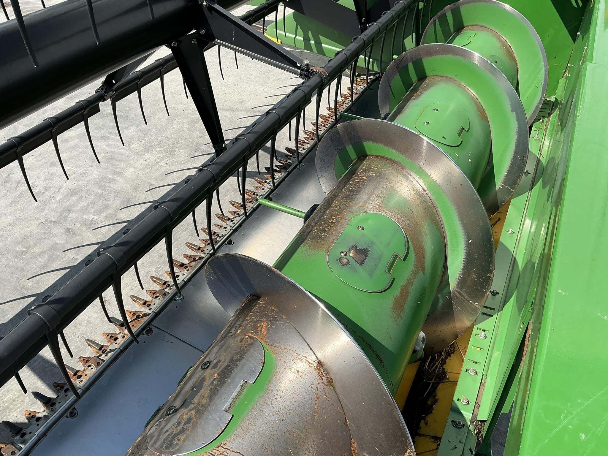 2011 John Deere 620F Platform