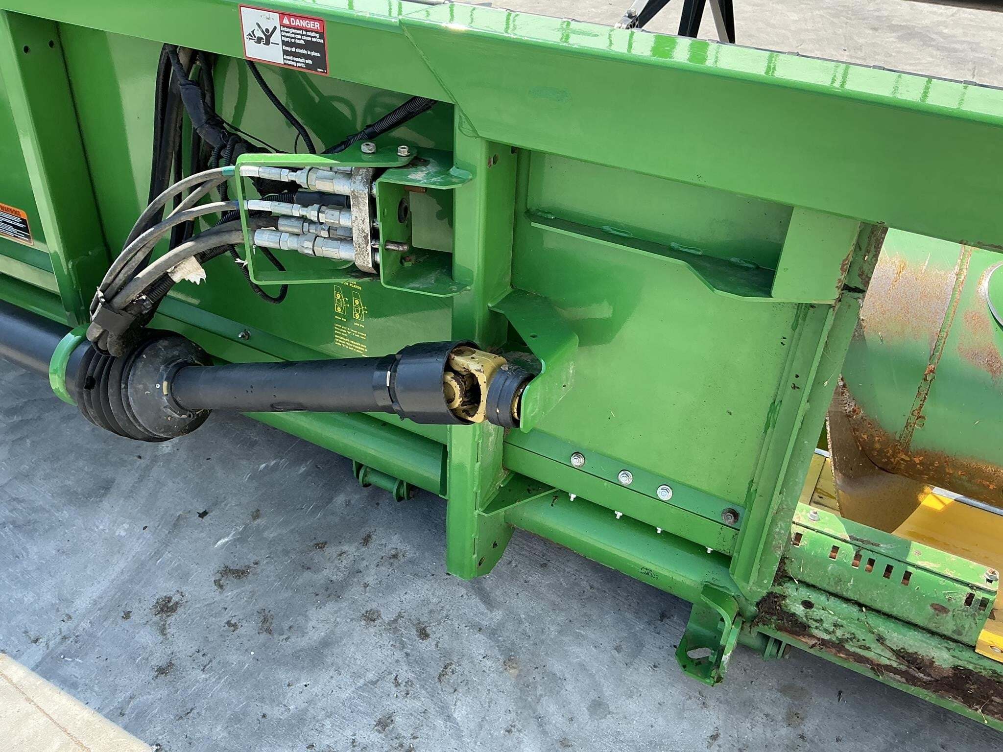 2011 John Deere 620F Platform