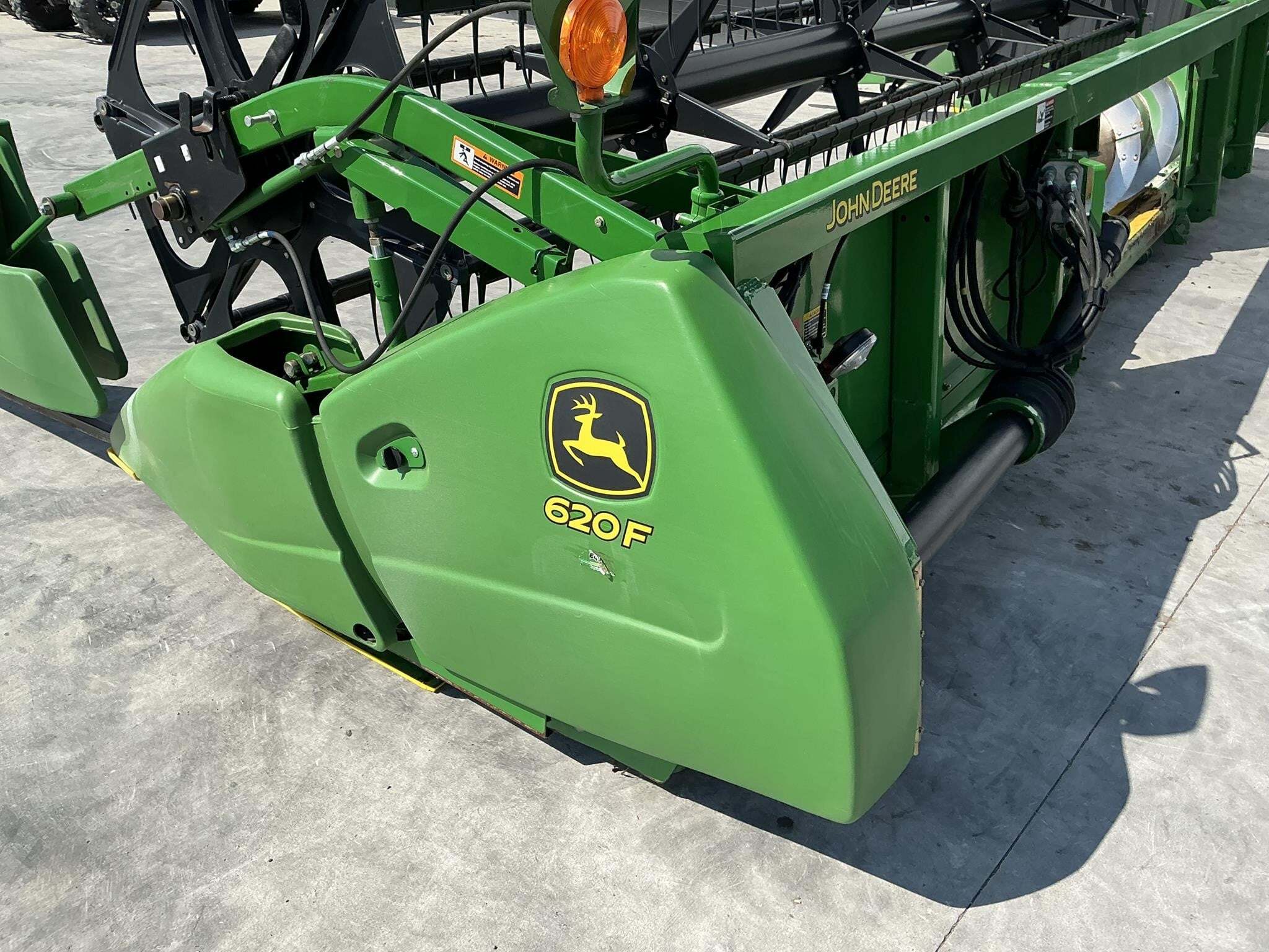 2011 John Deere 620F Platform