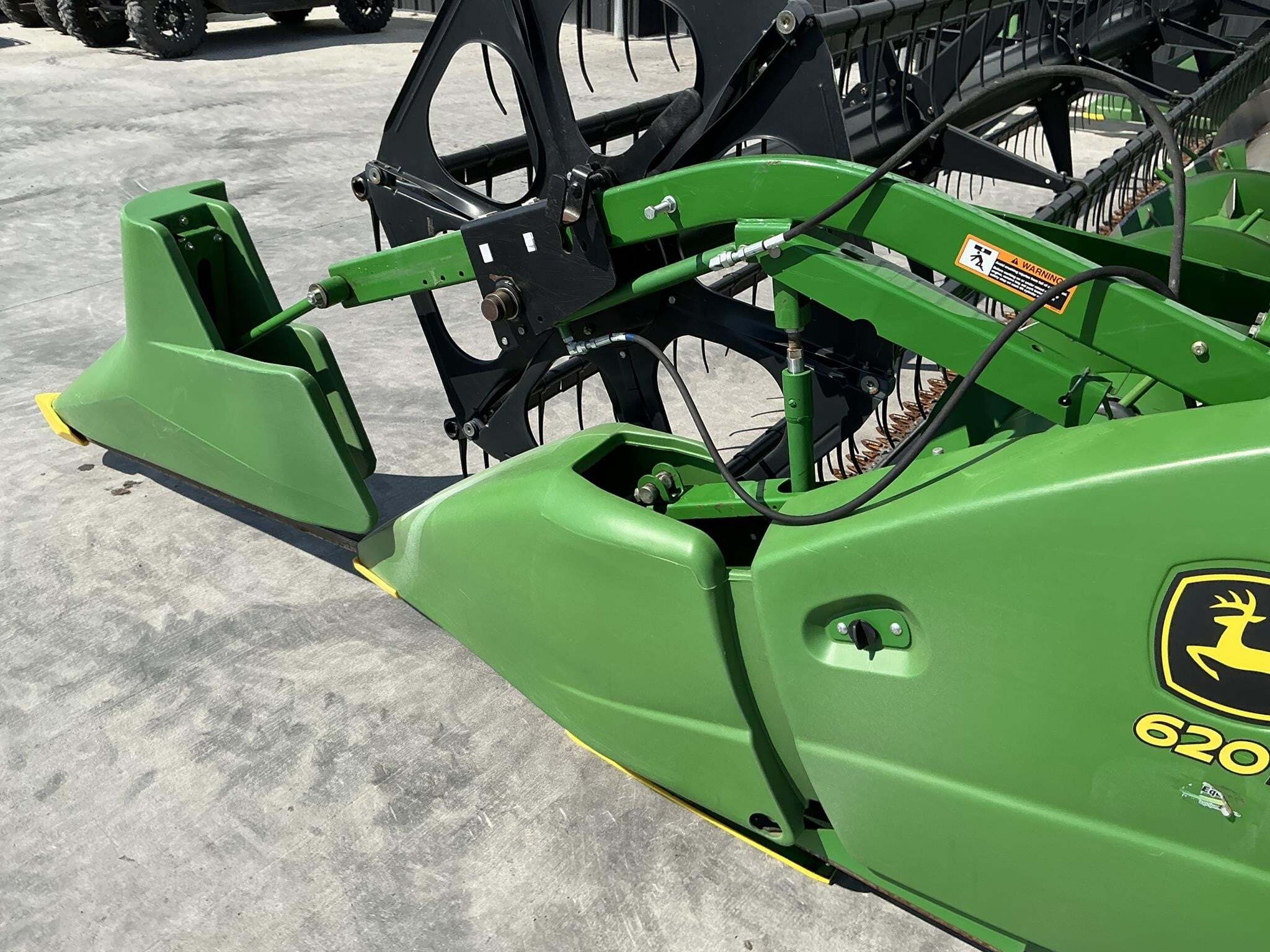 2011 John Deere 620F Platform