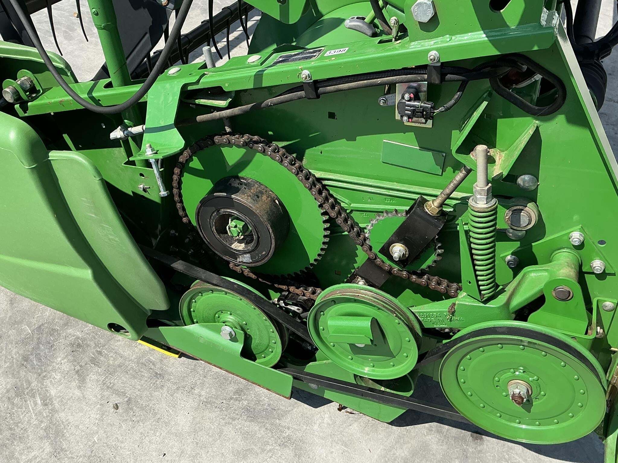 2011 John Deere 620F Platform